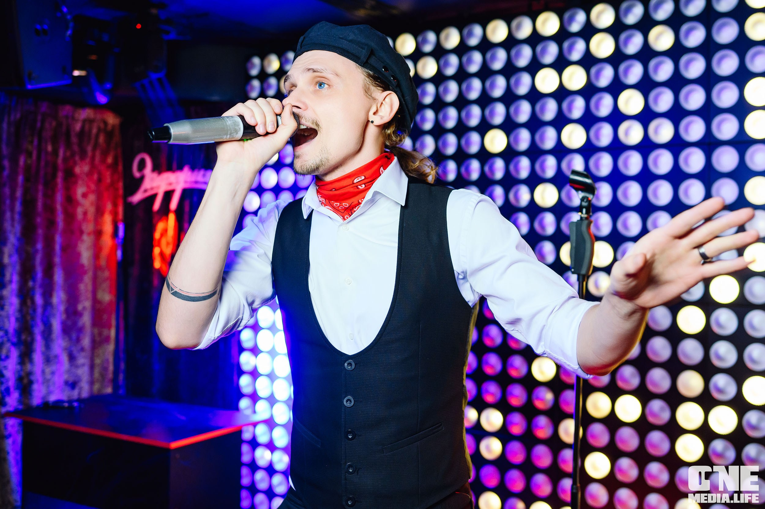 Фоторепортаж из караоке-клуба Эйфория. One Media Life: фоторепортажи, фотоотчеты с мероприятий и заведений