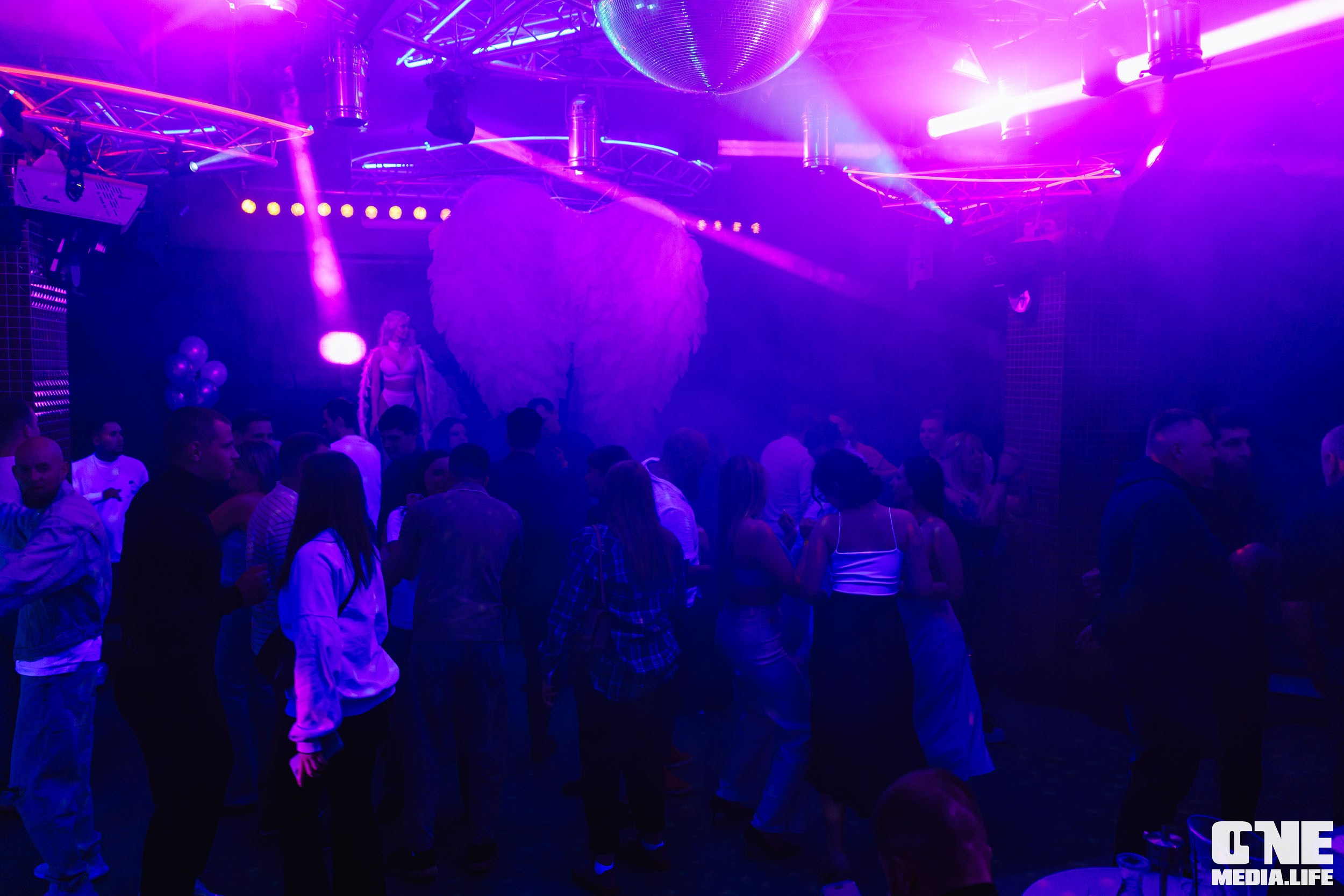 Фоторепортаж из Планеты. One Media Life: фоторепортажи, фотоотчеты с мероприятий и заведений