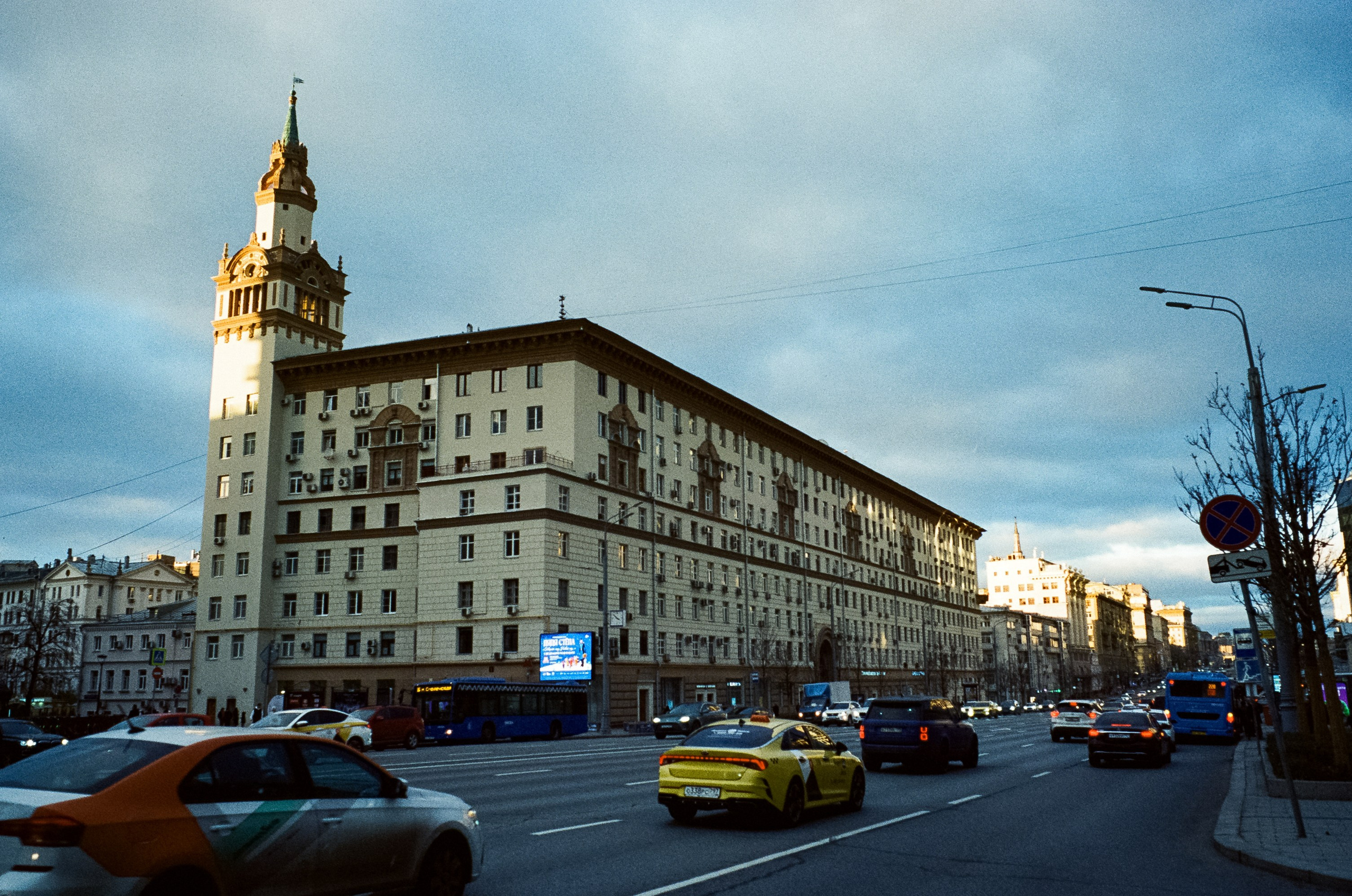 Малая Грузинская, Садовое, Петровка / Voigtlander BESSA-T — Ultron 28 mm f/2 / SFL 500T