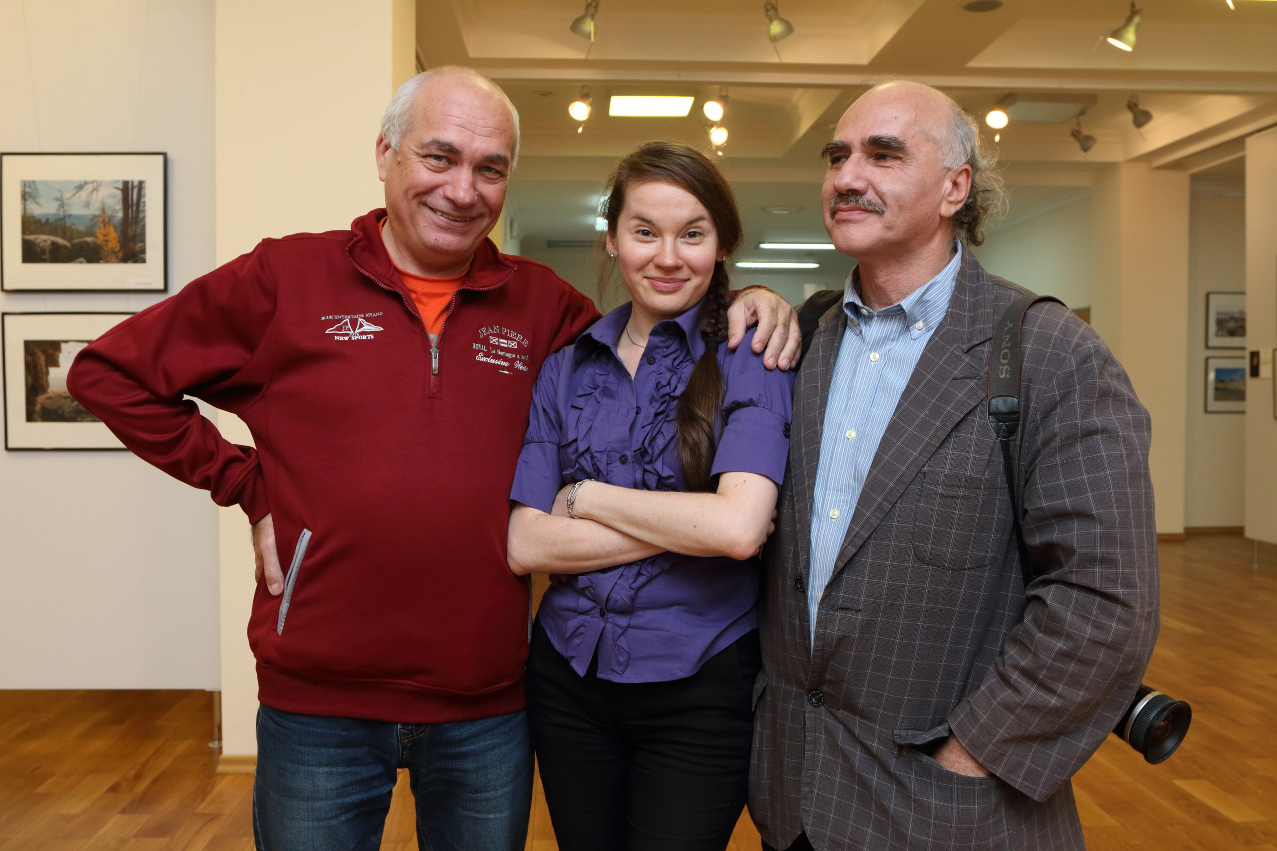 01.10.2015 Фотовыставка «24 вселенные». Фотообъединение Самарского областного отделения Союза журналистов России