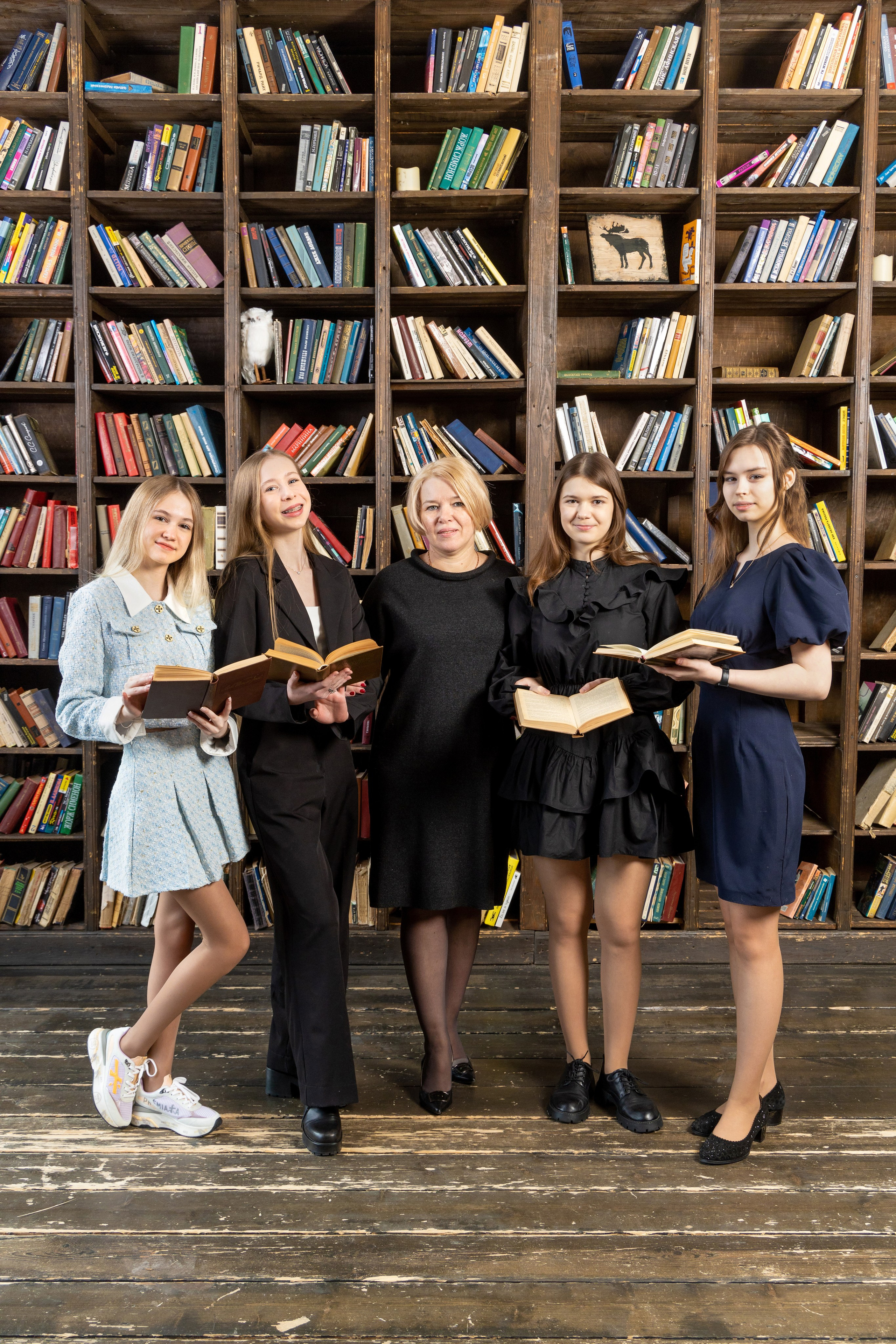 Зал Space. Школьная фотосессия в студии. Выпускные альбомы в Москве и Подмосковье