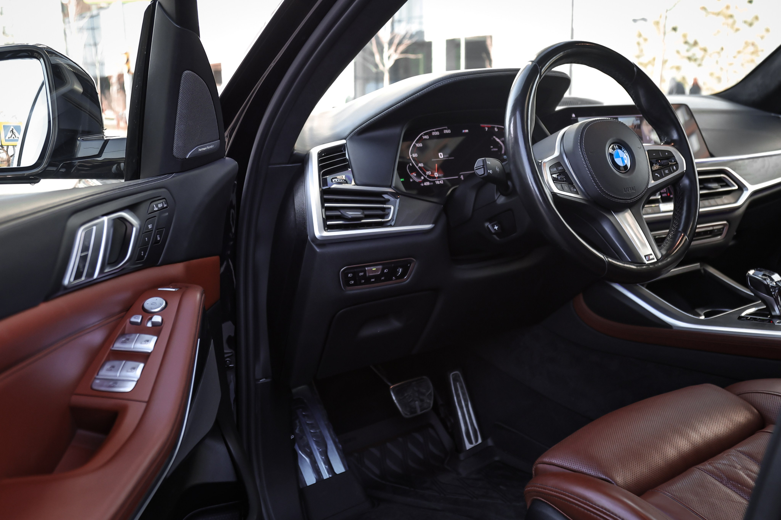 2020 BMW X7 XDrive 40i. Mixturecaptures