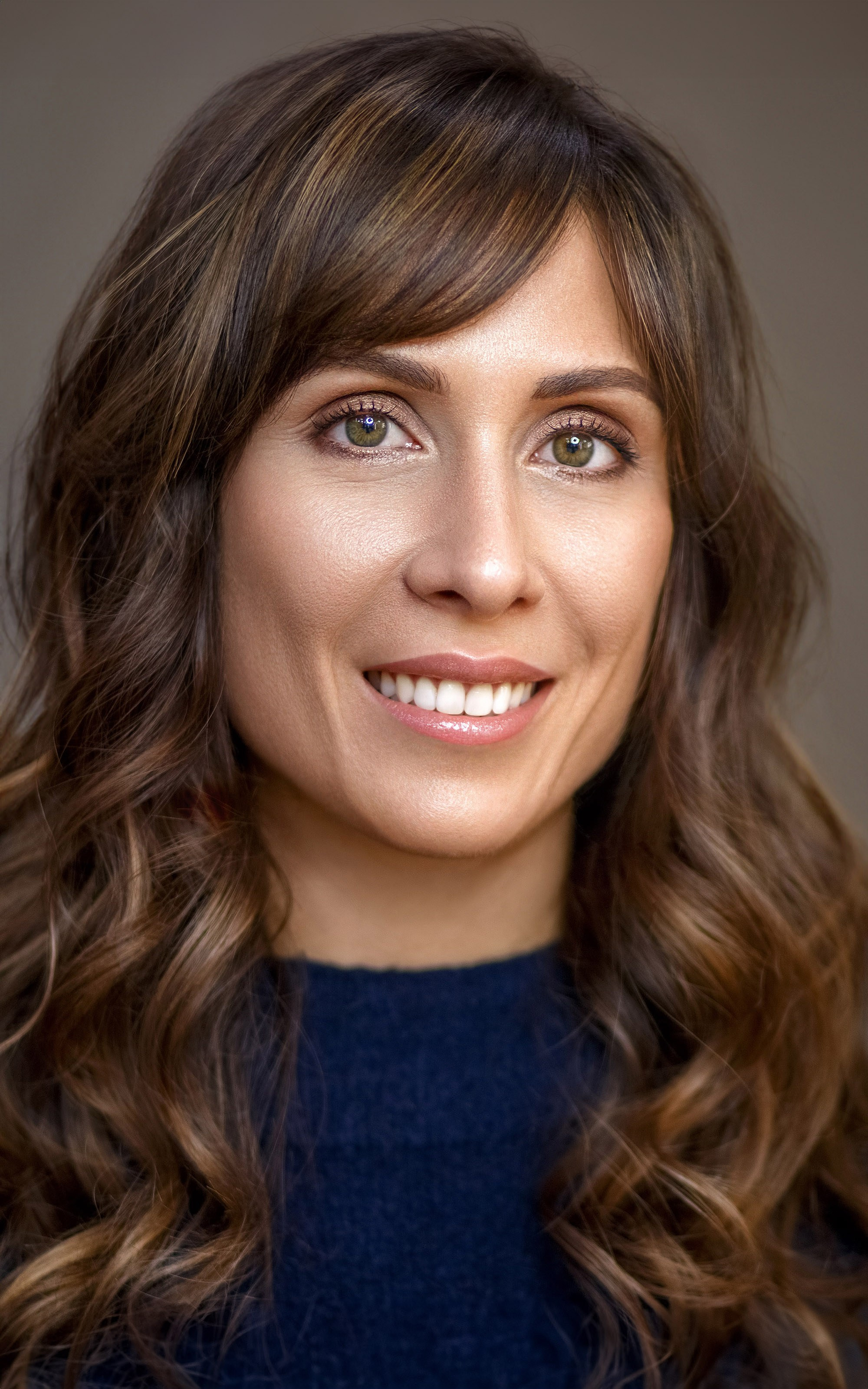 Headshot Retouching Services by ©ColorifyRetouch. AI Photo Retoucher and Image Restorer Zhanna Ognivo