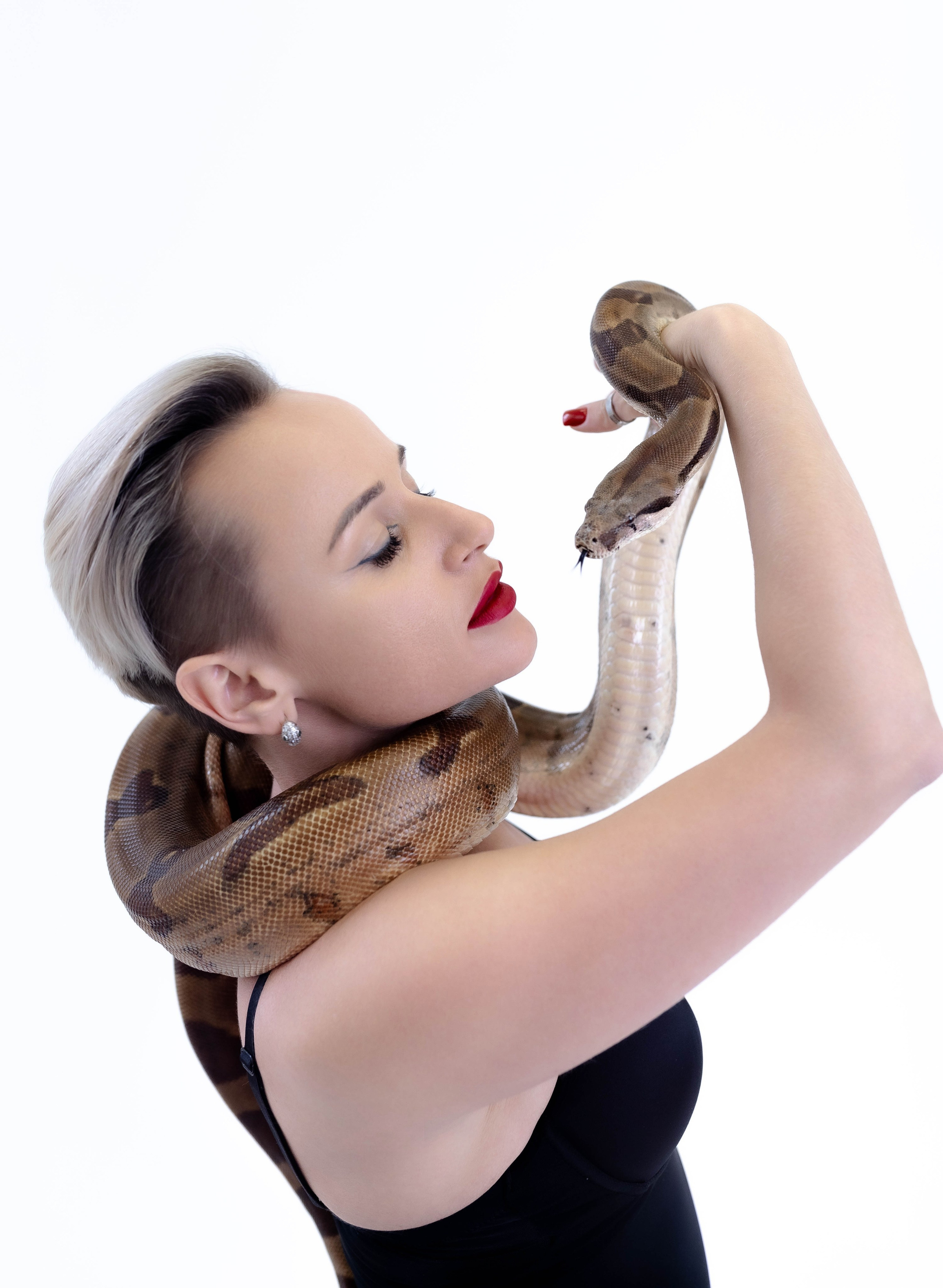 Фотосессии со змейкой. Свадебный и семейный фотограф Виолетта в Липецке