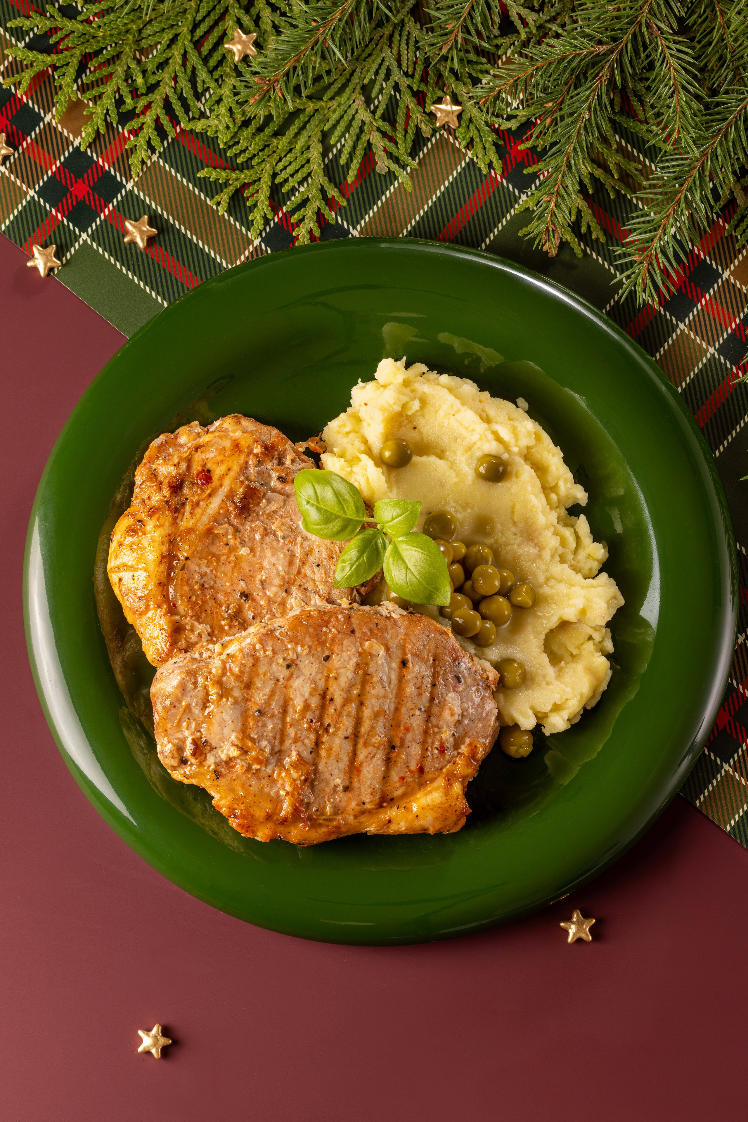 Новогоднее оформление для сети магазинов «Раменский Деликатес». Юлия Космо — фуд-фотограф, предметный стилист, Москва