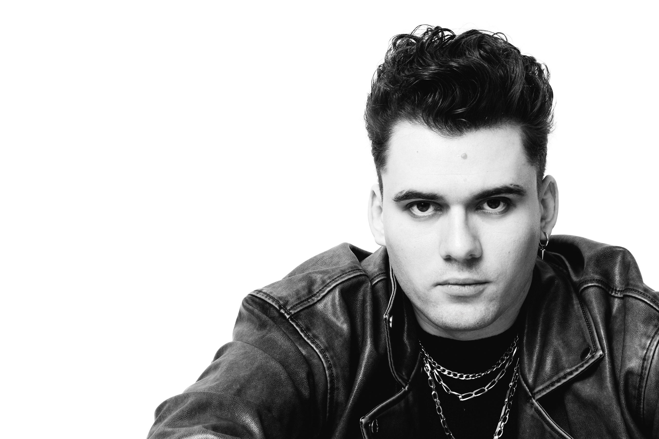 IOSTRA. Фотограф