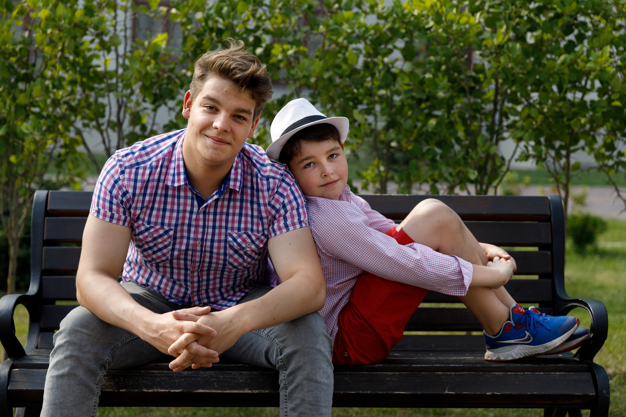 Два брата. Фотограф Анна Телекаева, выпускные альбомы, семейные и репортажные съемки в Омске