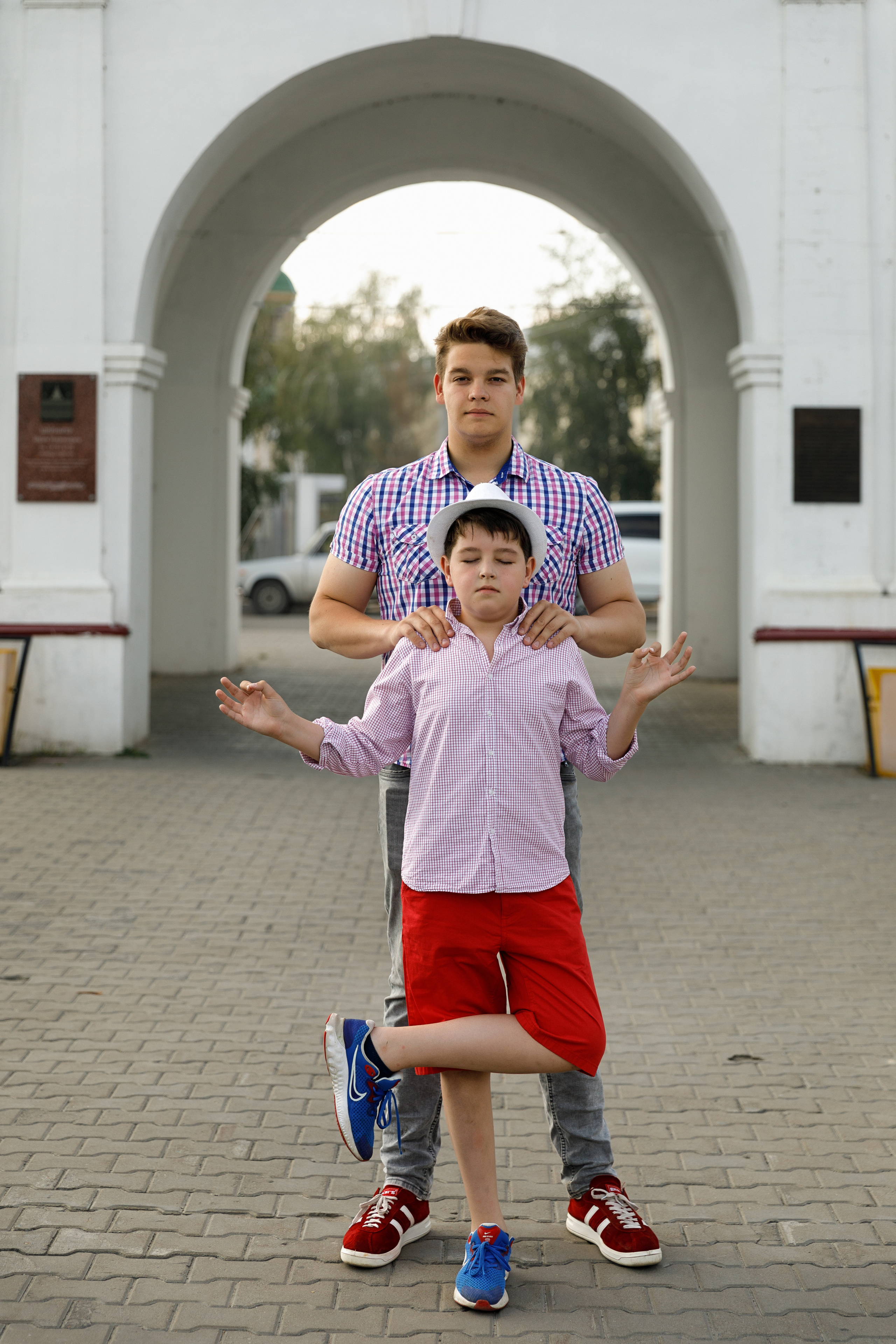 Два брата. Фотограф Анна Телекаева, выпускные альбомы, семейные и репортажные съемки в Омске