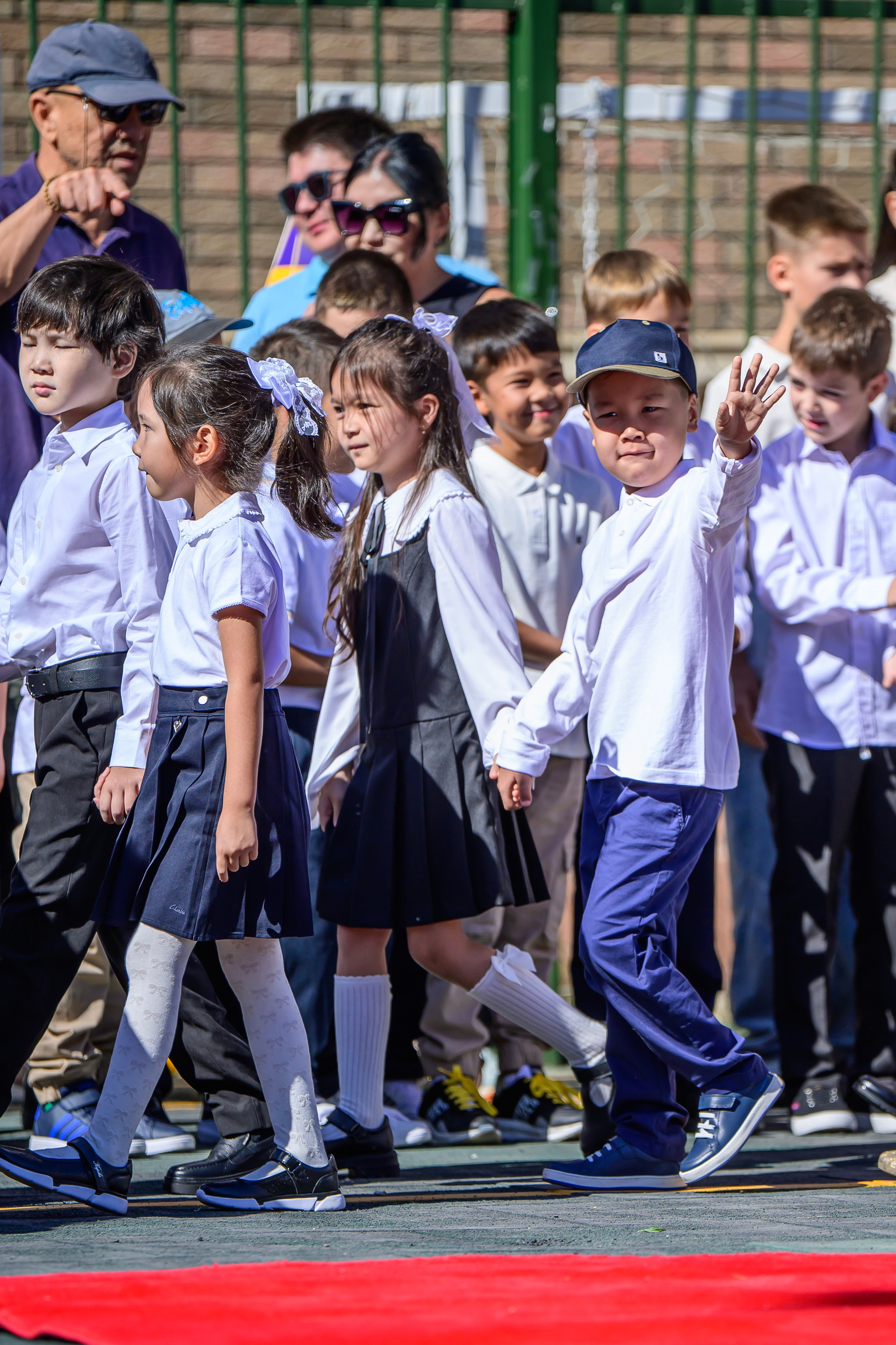 Фотосъемка мероприятия  1 Сентября в Abay International Shool. Фотограф в Алматы Егор Поленов
