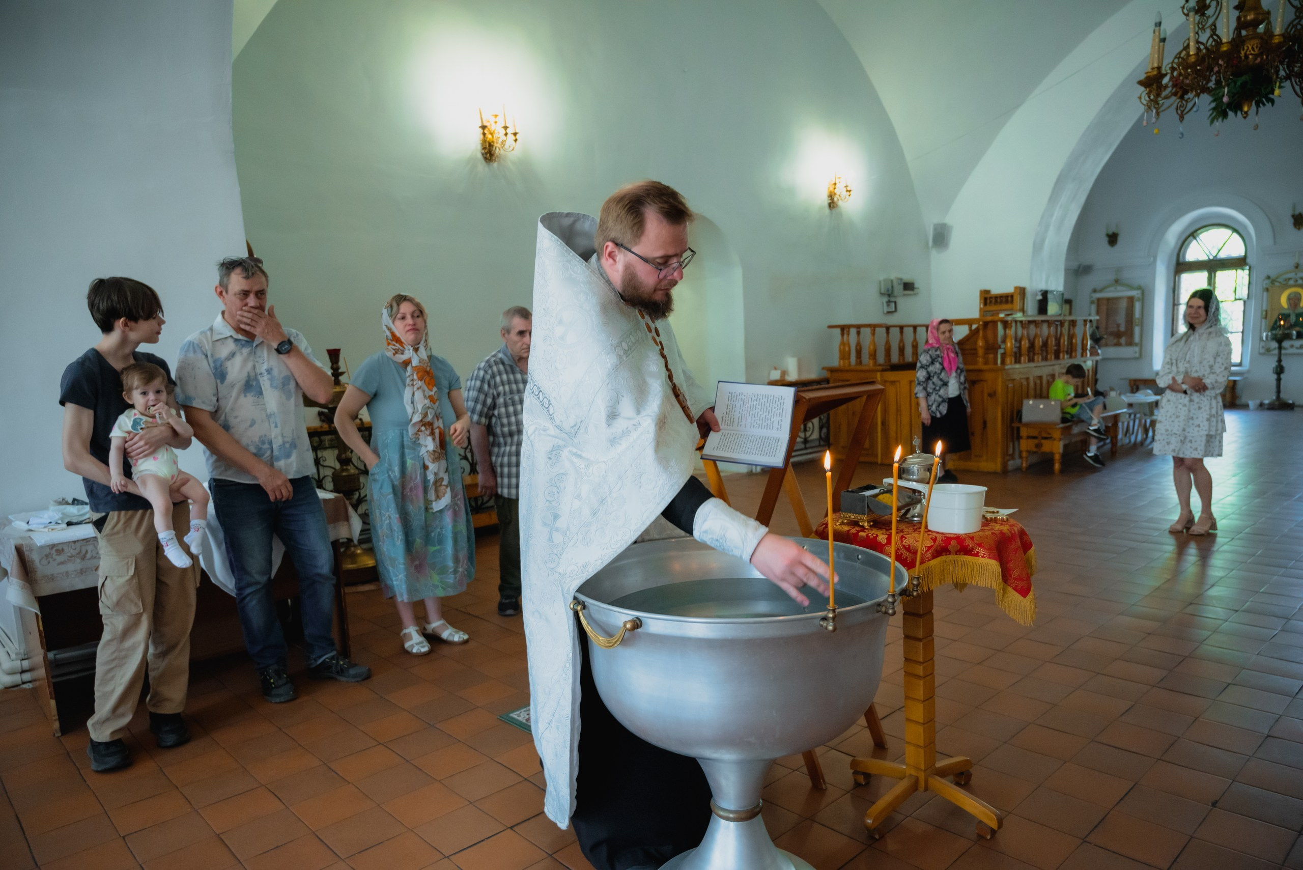 Свадьба, роспись в ЗАГСе, венчание, крещение, выписка из роддома — фотосъёмка. Визуальная упаковка брендов и проектов через фото и видеопроизводство