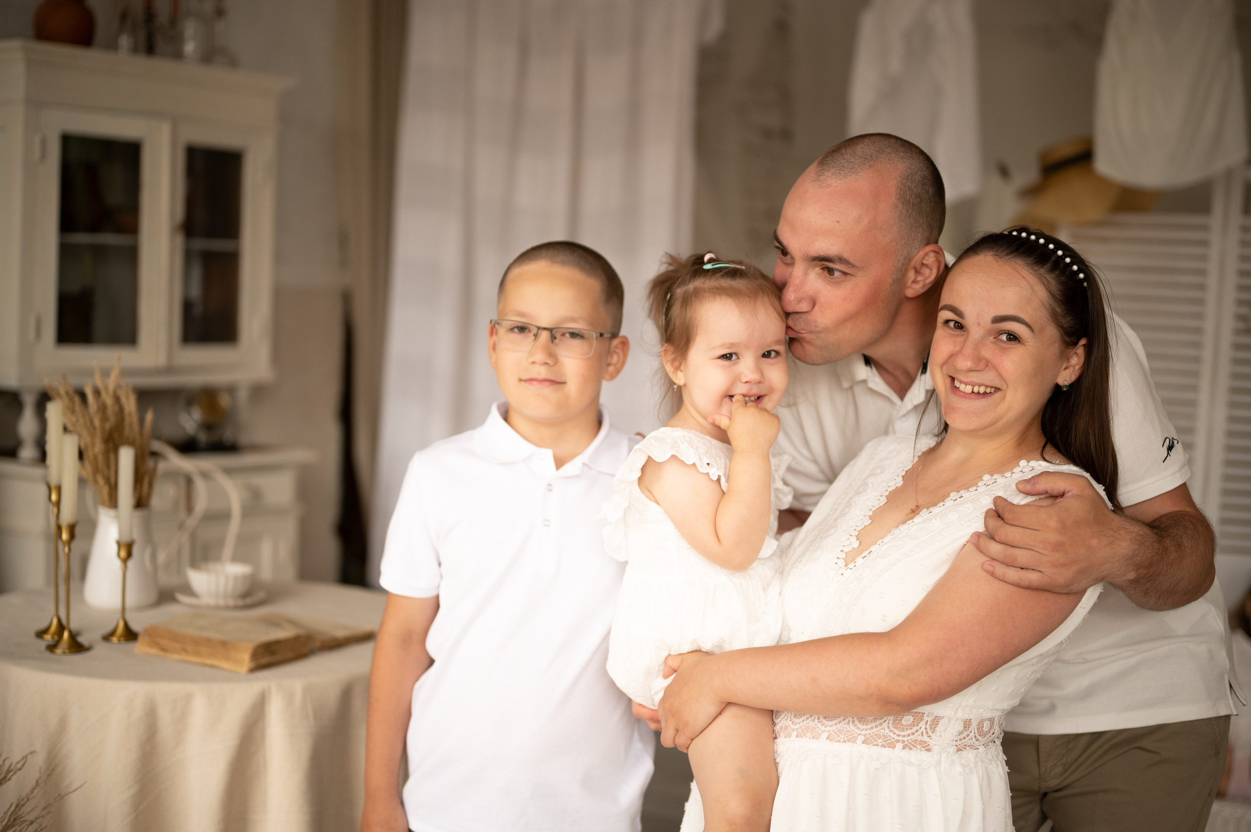 Семейная съемка в фотостудии «Воздух». Фотограф новорожденных, семейный детский в Тюмени Татьяна Морозова