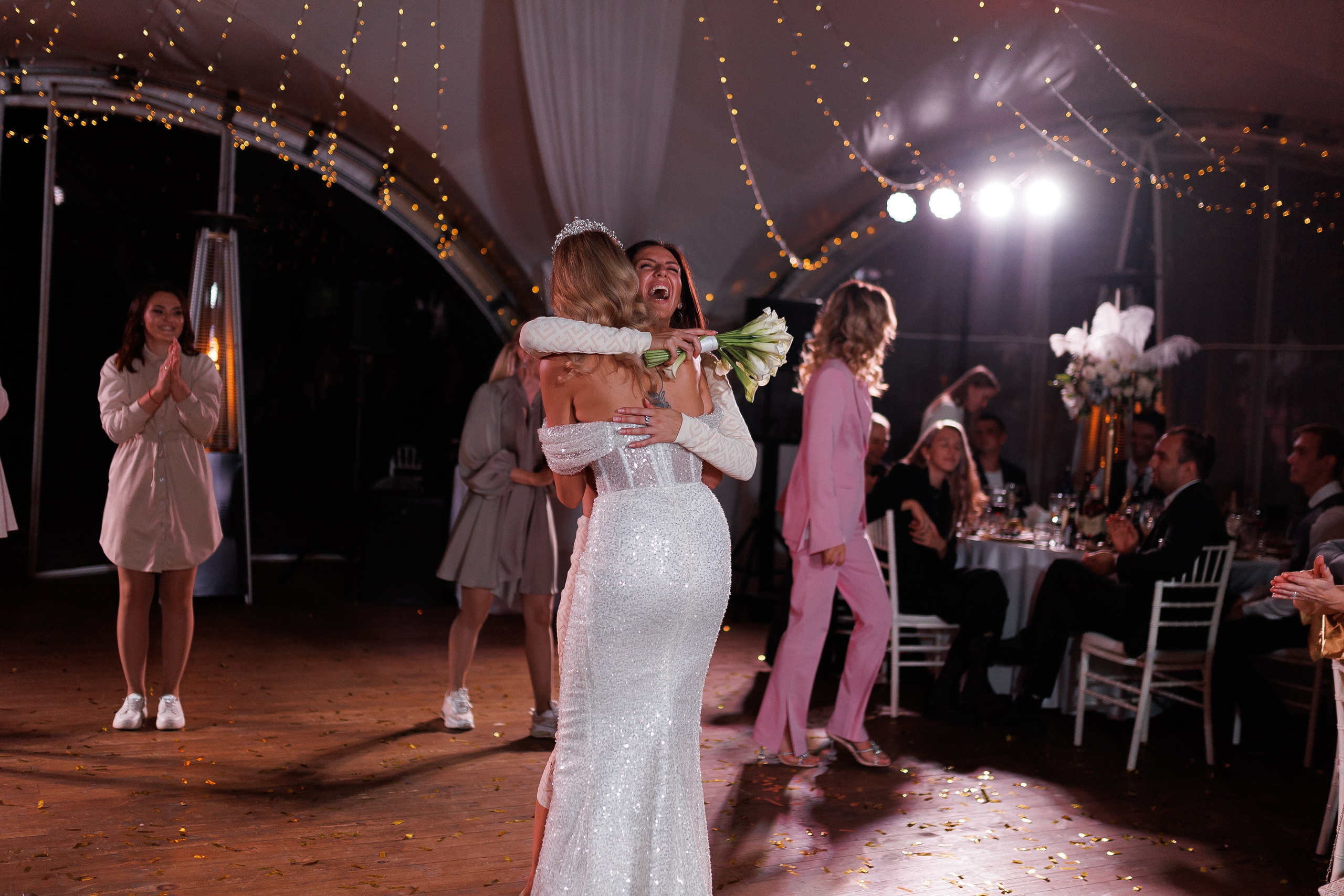 ···. Свадебный фотограф в Санкт-Петербурге Александра Чукавина