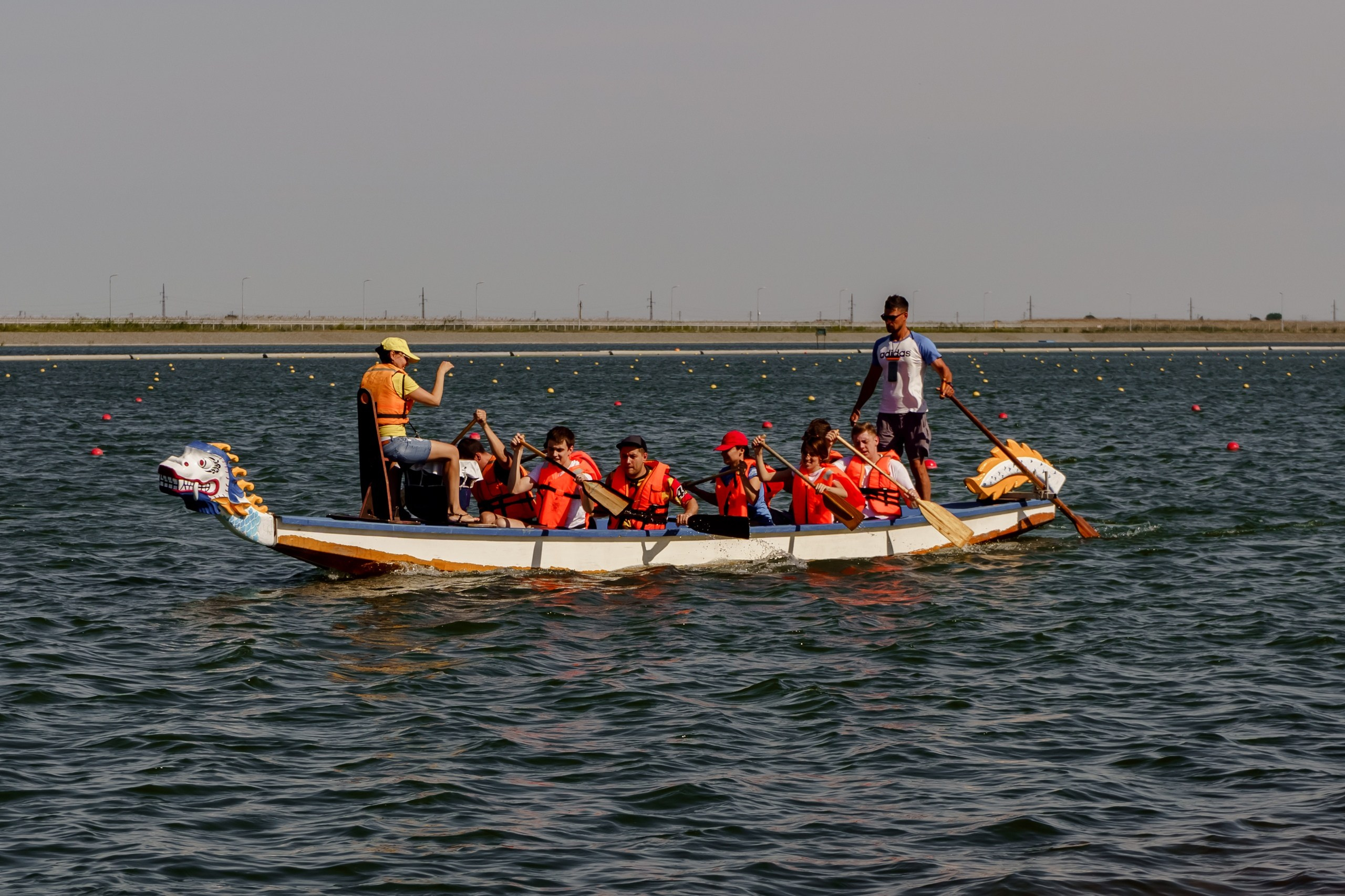 Соревнования на лодках-драконах. Студия событий ДЕЙЗИ. Организация мероприятий. Свадебное агентство в Ростове-на-Дону. Свадебный организатор. Организация свадьбы под ключ
