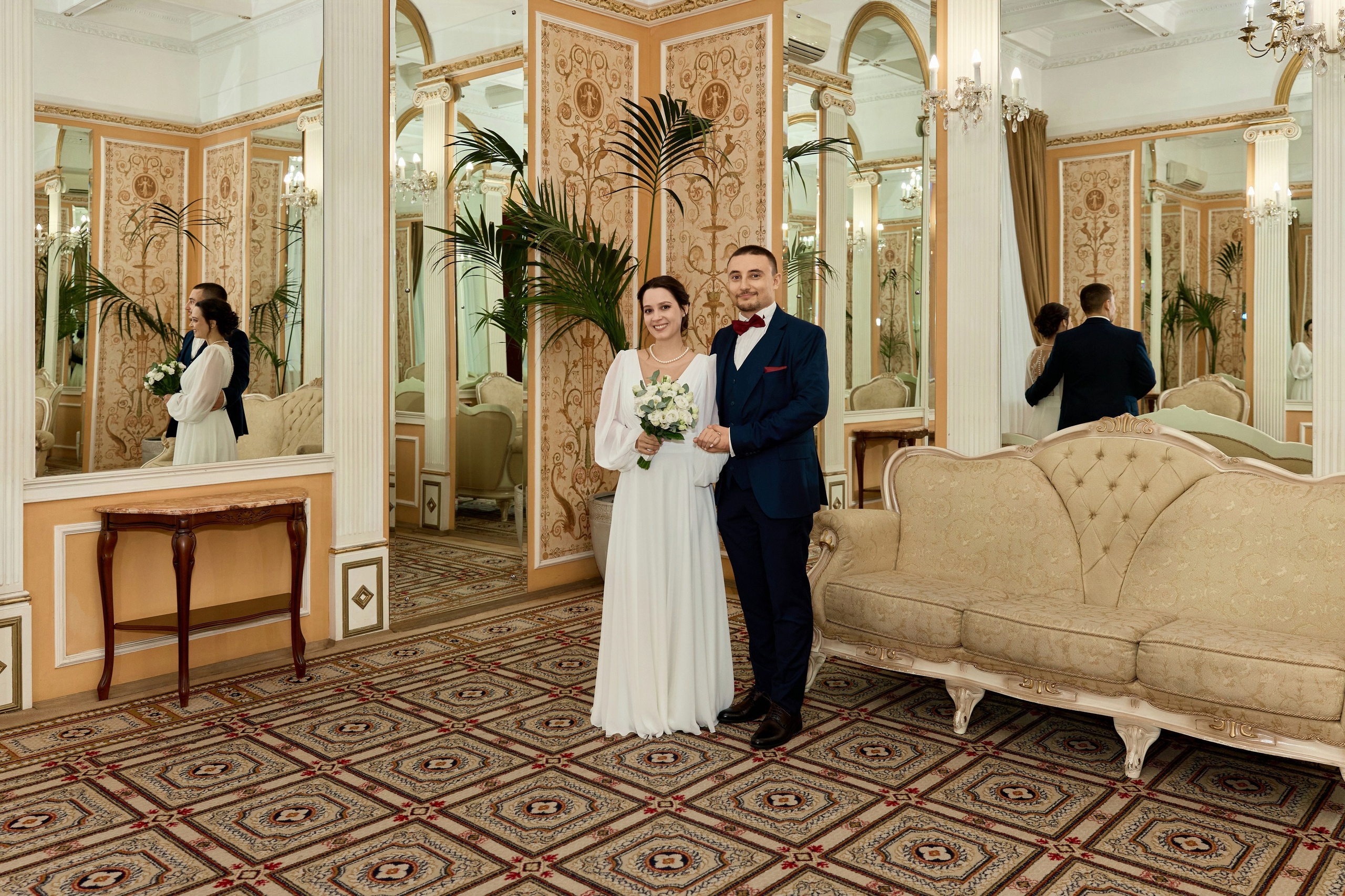 Свадебная фотосессия в студии и регистрация брака в Грибоедовском ЗАГСе