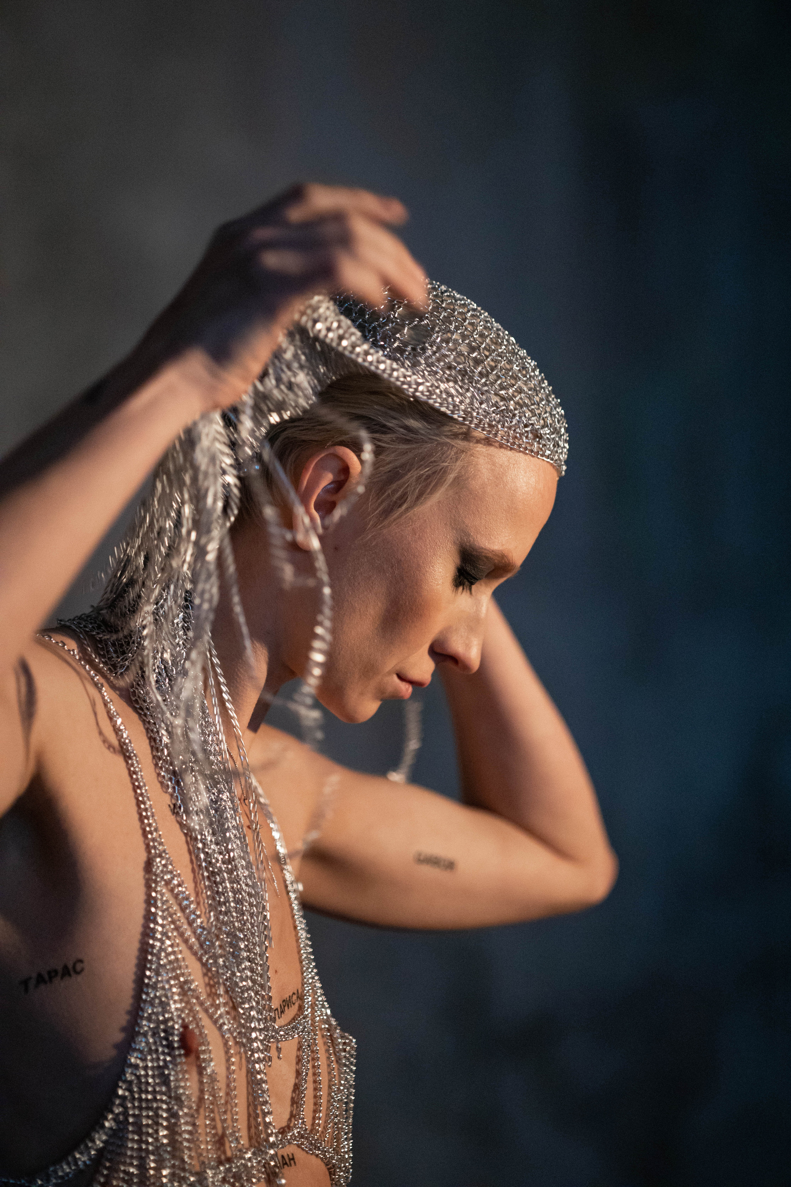 ПЕРФОМАНС ЮЛИИ ШАРКИНОЙ. MARIA SOKOLOVA