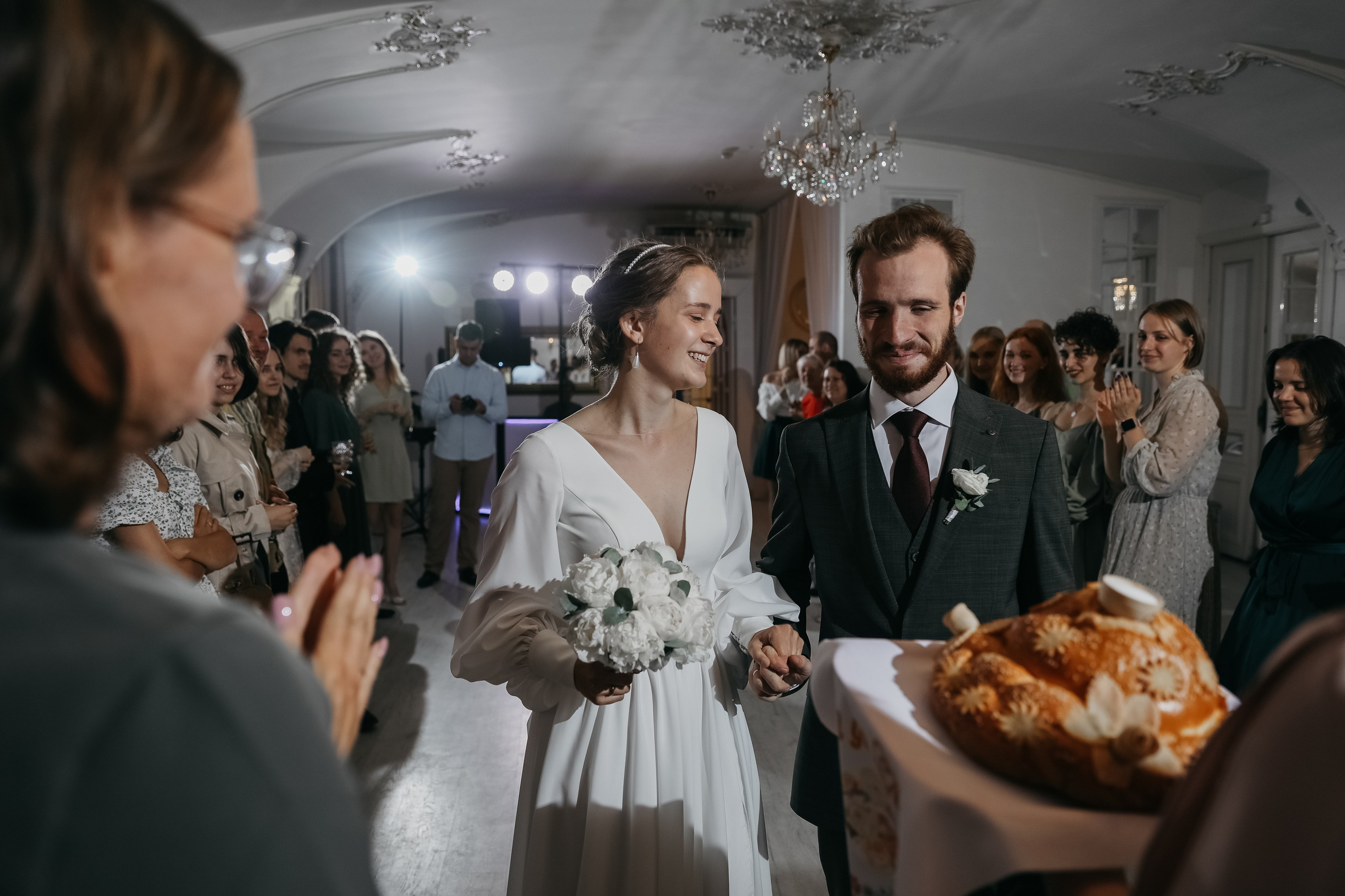 Любовь — противовес этому ужасу, любовь — акт единения и сохранения. Свадебный фотограф в Санкт-Петербурге