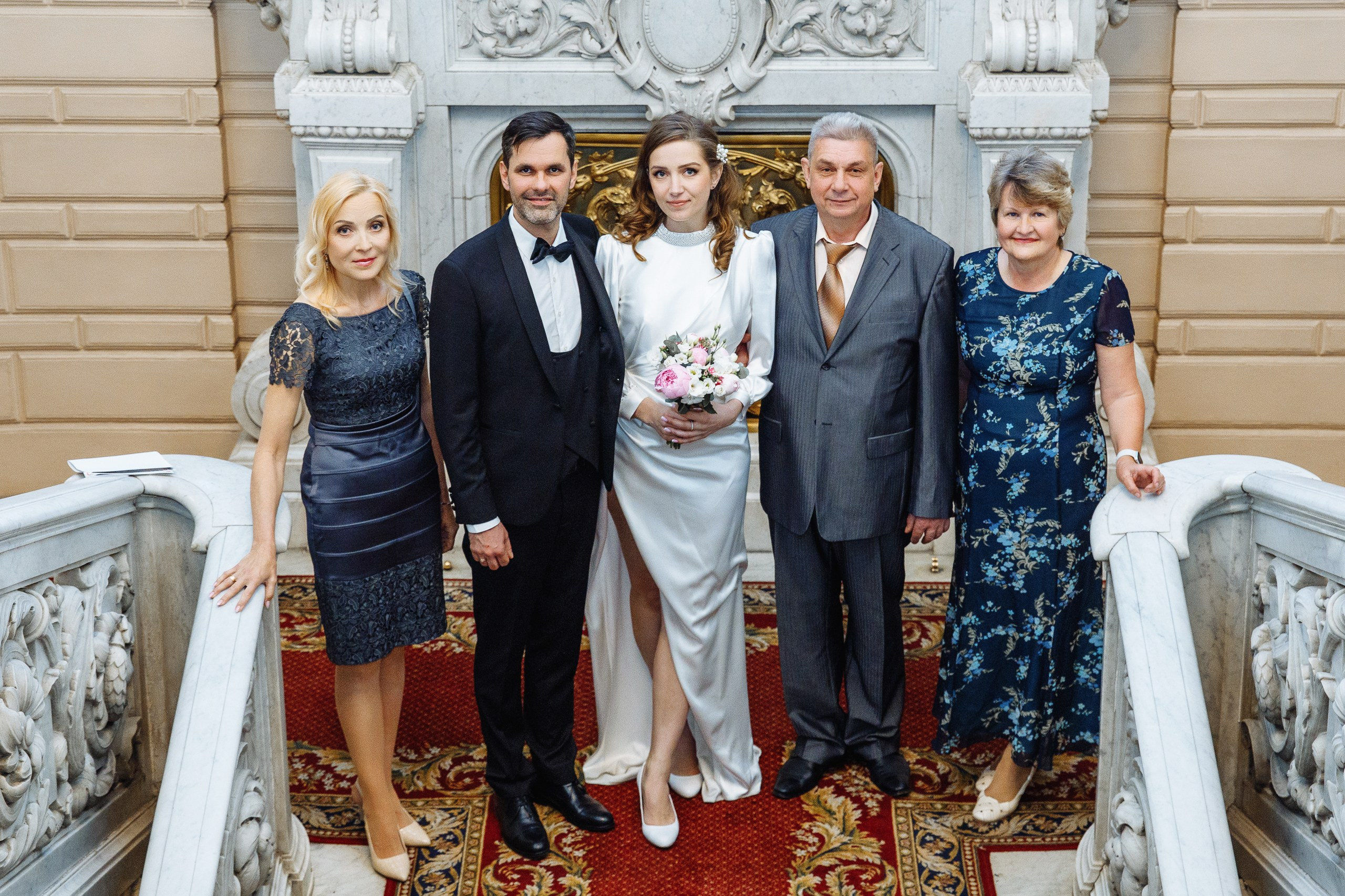 Хотим гулять и пить шампанское. Главная