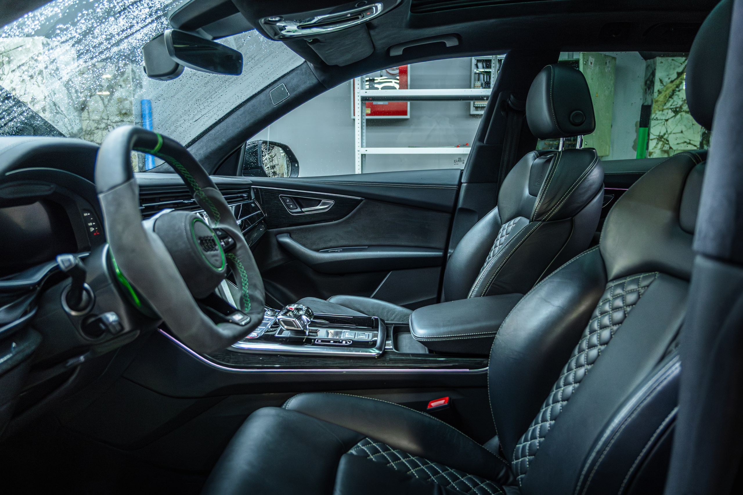 Audi Q8. Valya Fleks