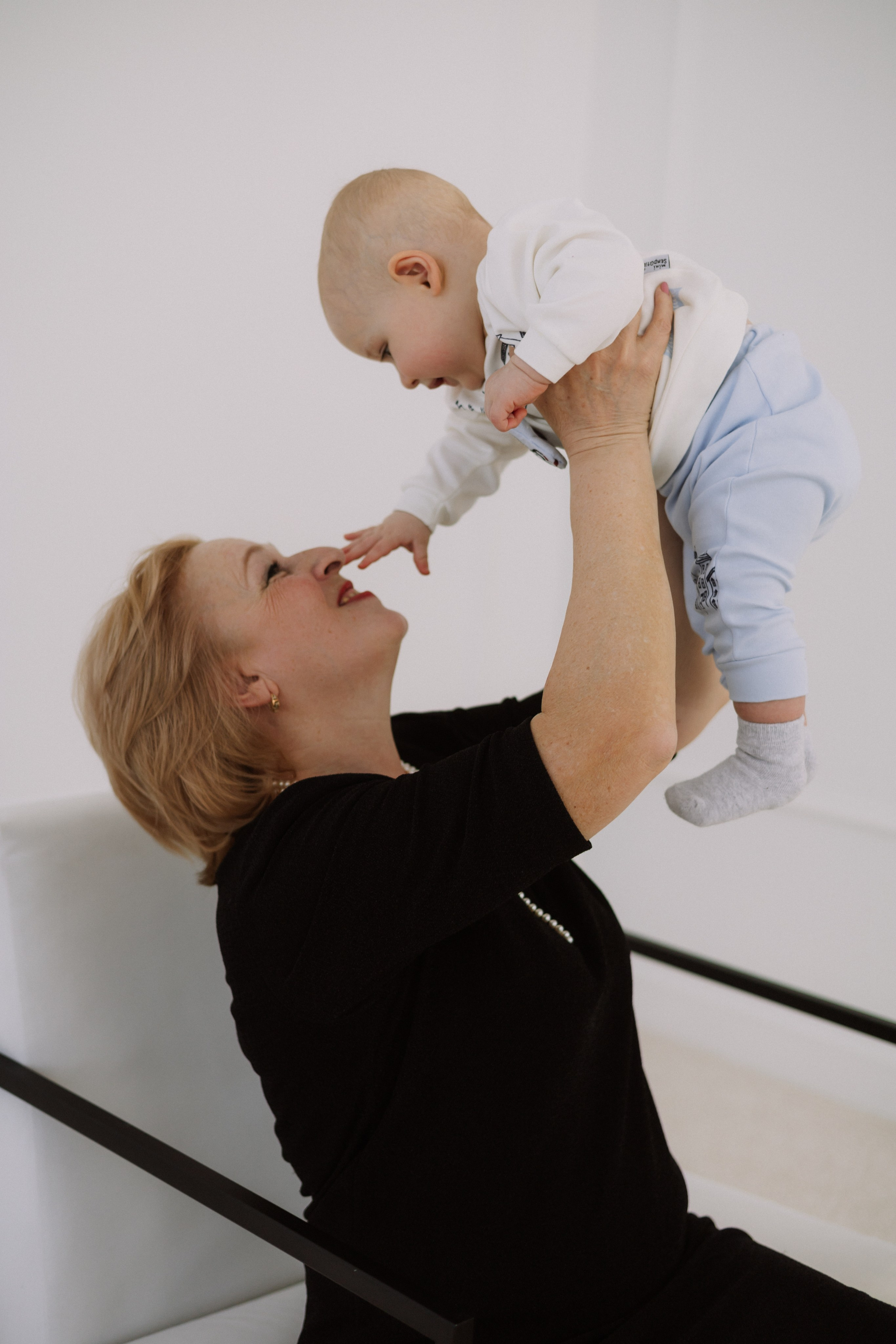 Студийная. Большая семья. Фотограф Уфа Башкирия Мухаметянова Алина. Свадебный семейный портретный