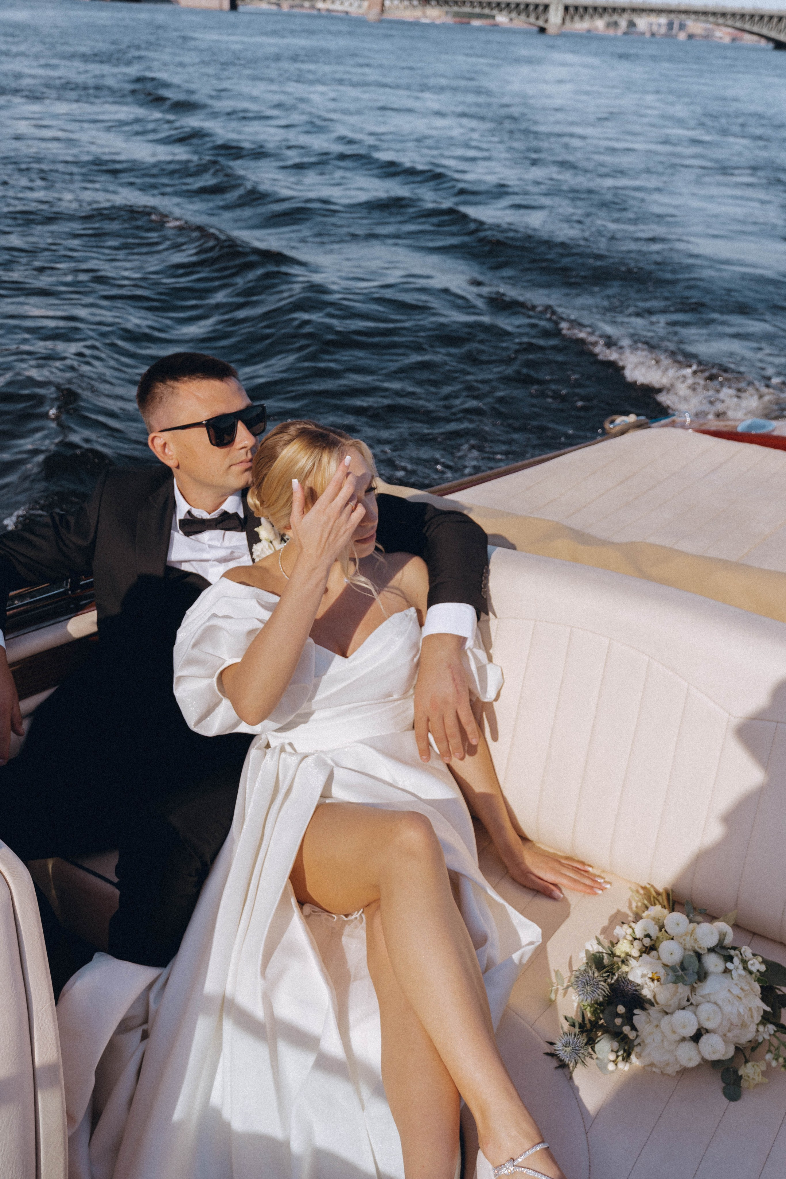 СВАДЕНБНАЯ СЬЕМКА НА КАТЕРЕ ПО КАНАЛАМ САНКТ-ПЕТЕРБУРГА И В АКВАТОРИИ НЕВЫ. Профессиональный фотограф, Санкт-Петербург — Виктория Богомолова