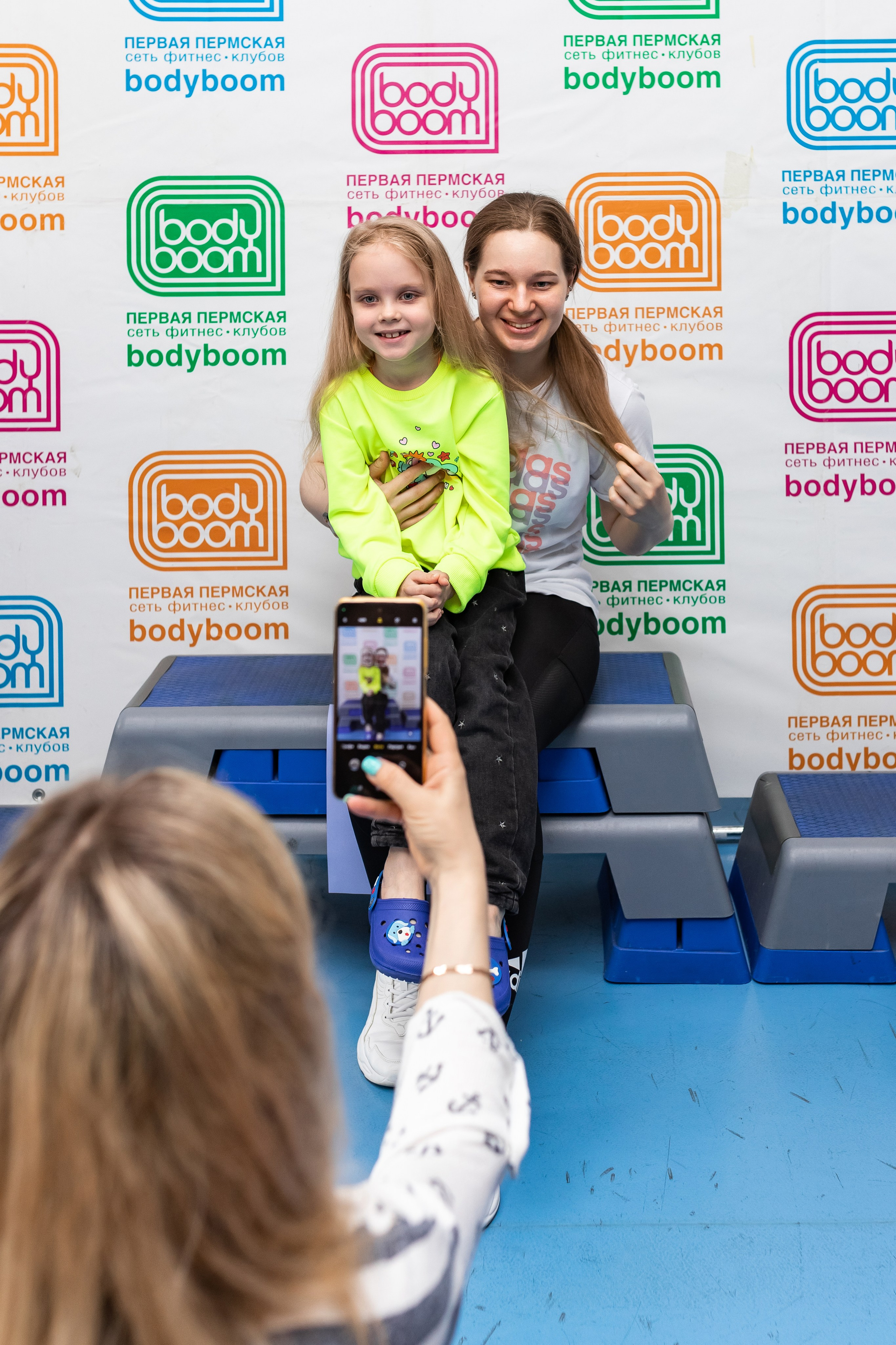 Репортажная съёмка. Дельфиньи игры. Бодибум Пермь. Фотограф Пермь. Свадьбы. Семья и дети, школа, д. сад. Фотокниги