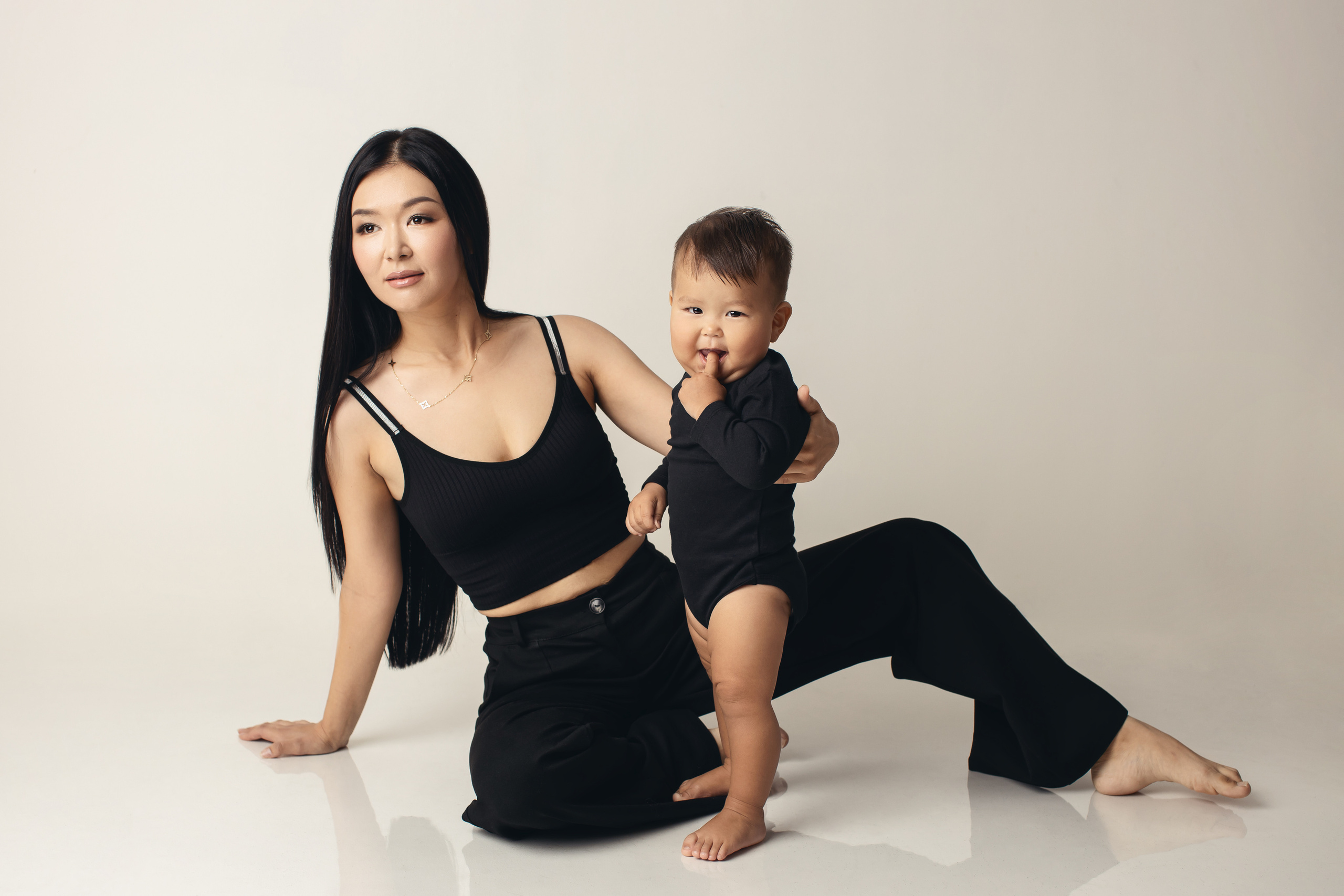 Мама и малыш. Фотограф беременности, новорождённых и деток до года в Актау