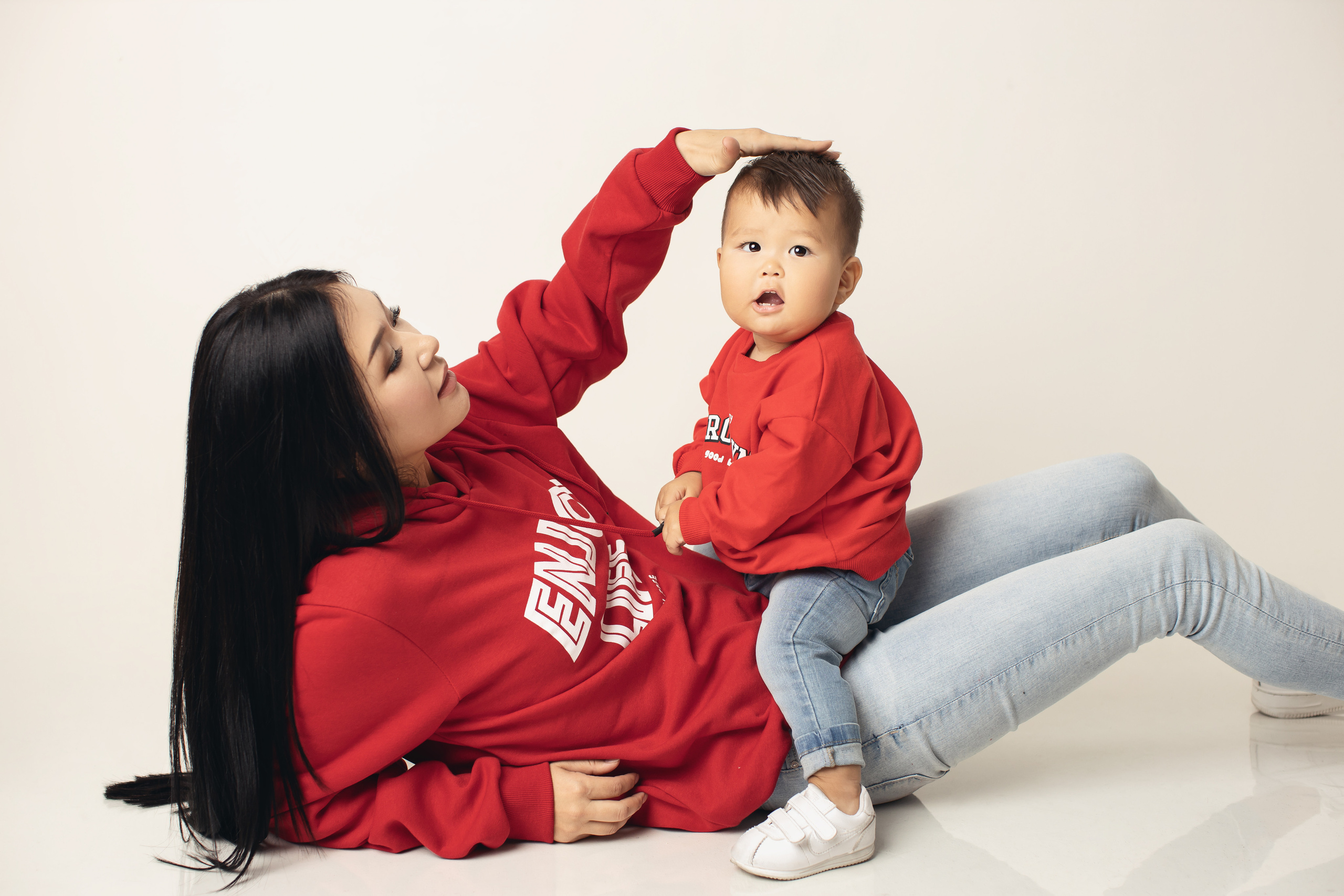 Мама и малыш. Фотограф беременности, новорождённых и деток до года в Актау