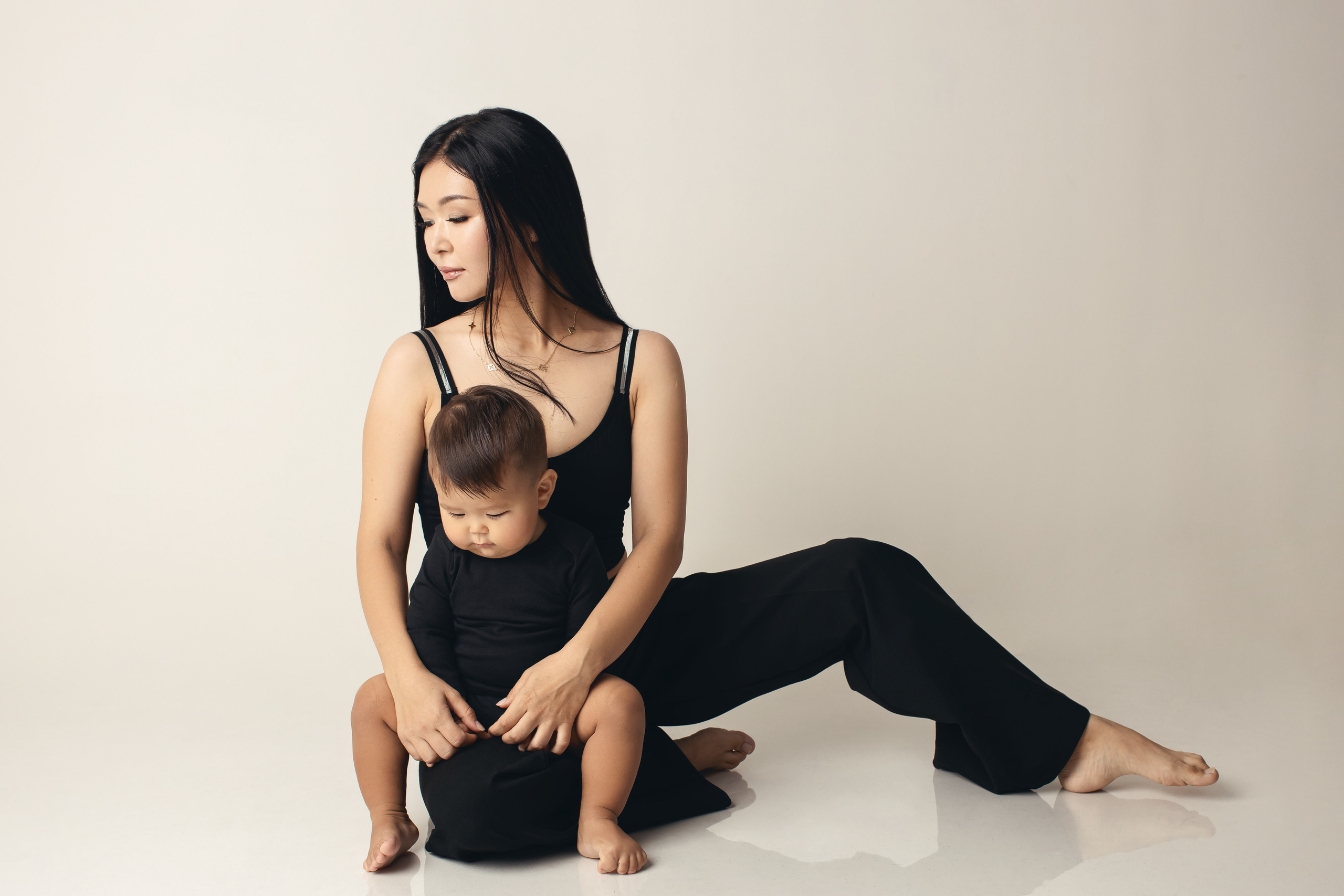 Мама и малыш. Фотограф беременности, новорождённых и деток до года в Актау