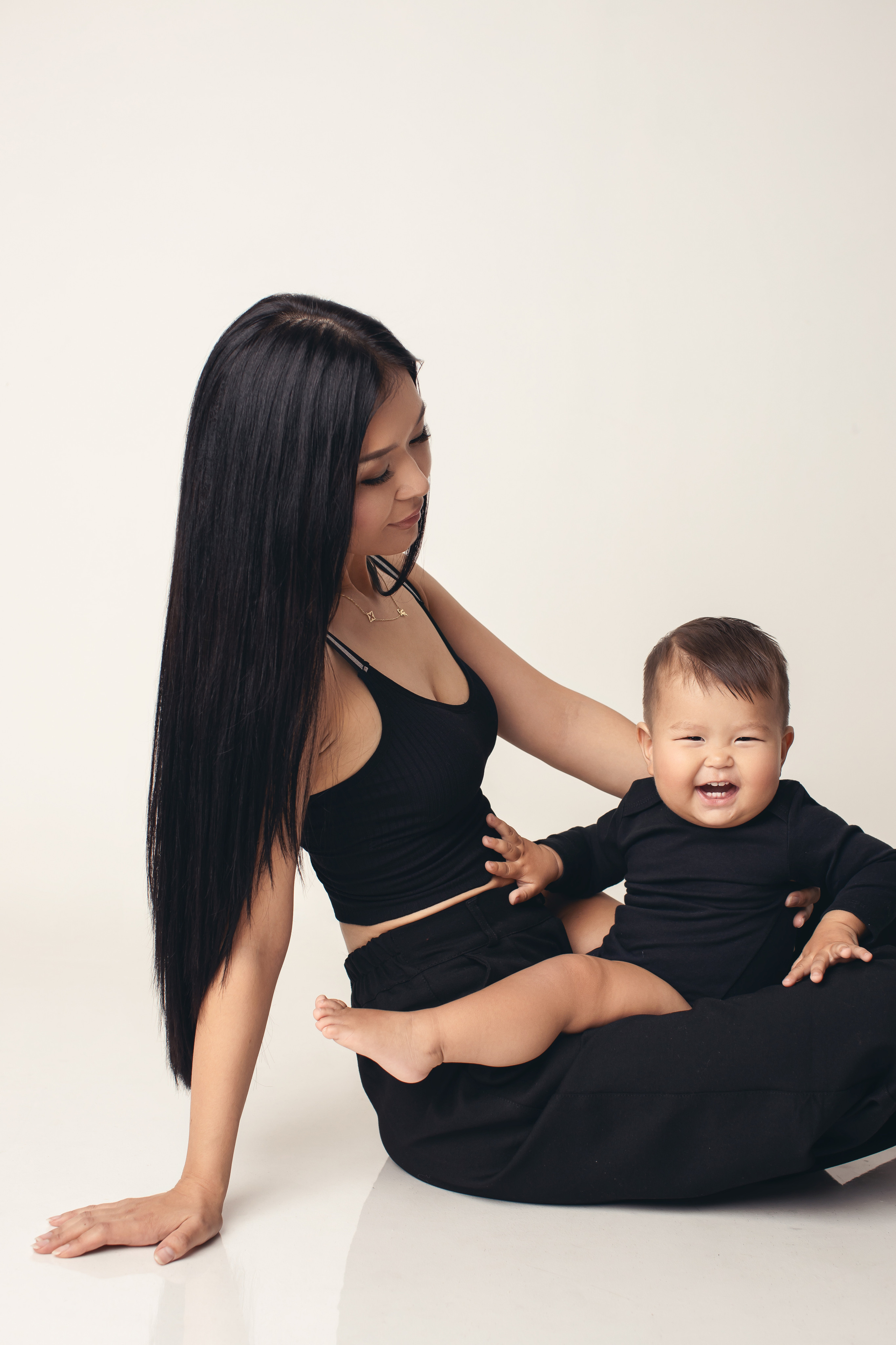 Мама и малыш. Фотограф беременности, новорождённых и деток до года в Актау