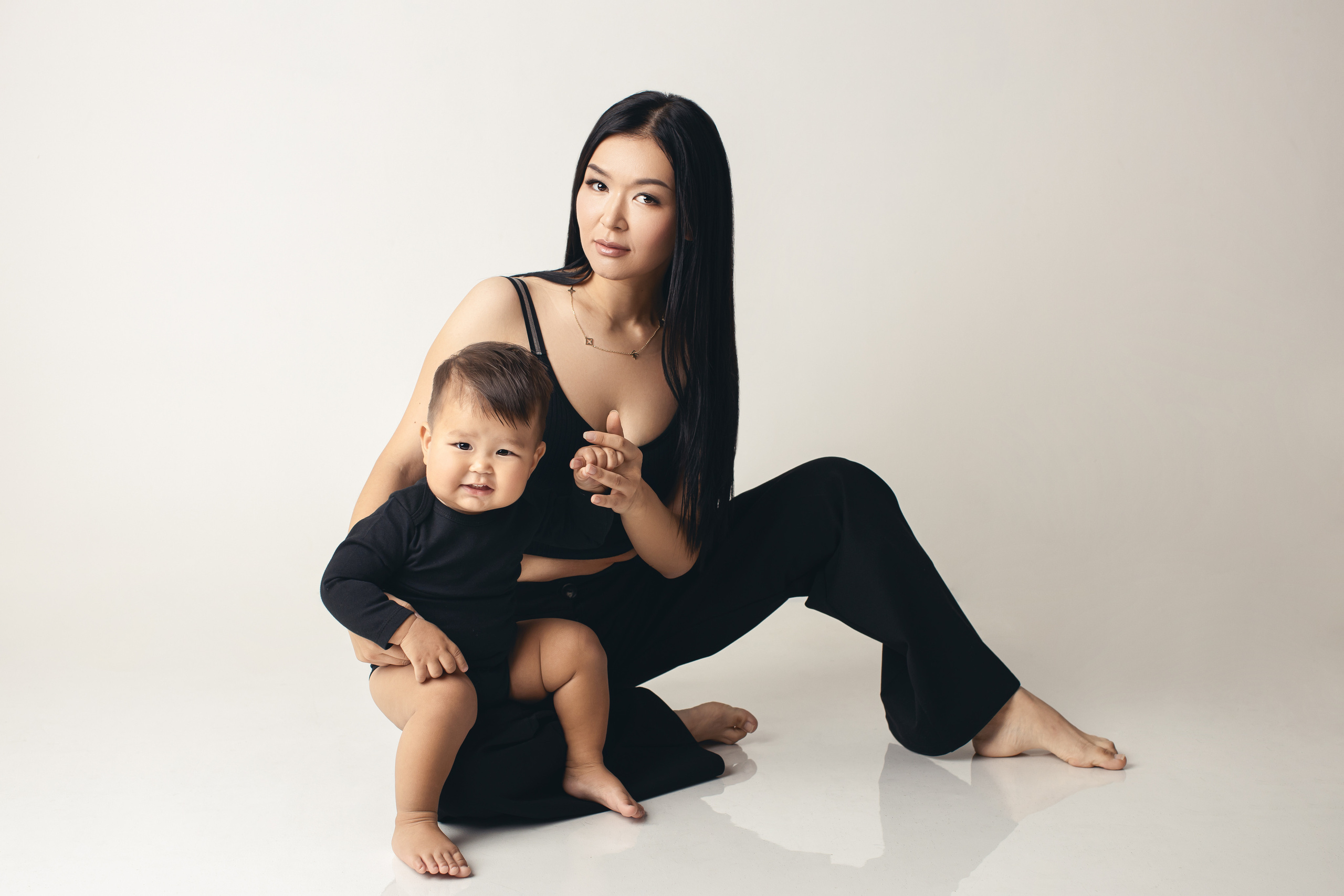 Мама и малыш. Фотограф беременности, новорождённых и деток до года в Актау