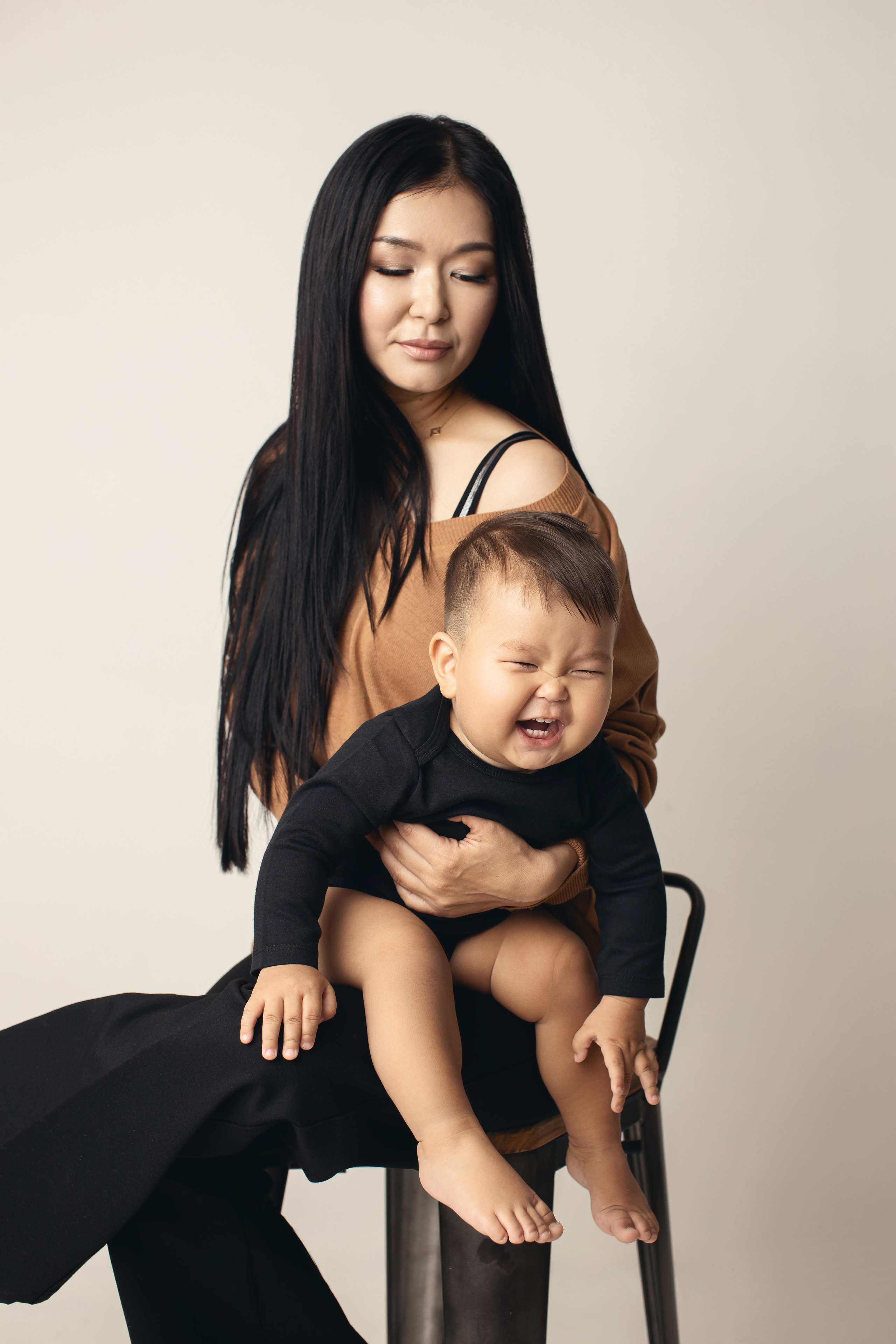 Мама и малыш. Фотограф беременности, новорождённых и деток до года в Актау