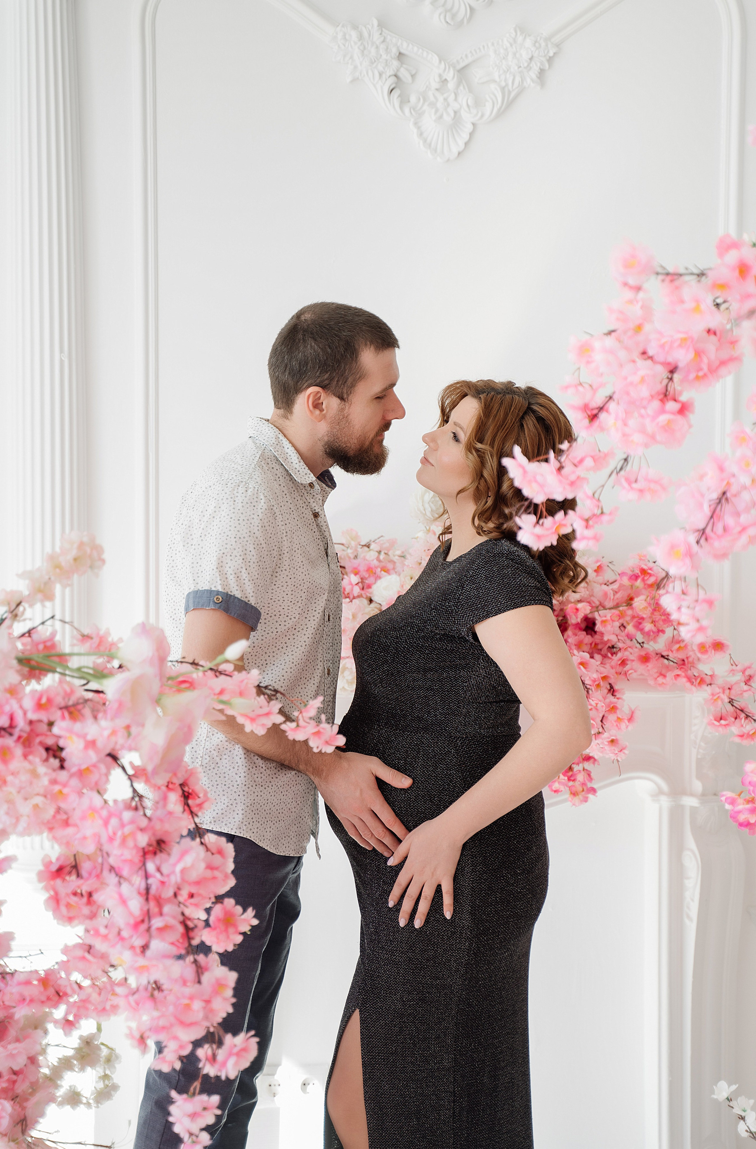 Беременная съемка в студии. Свадебный фотограф