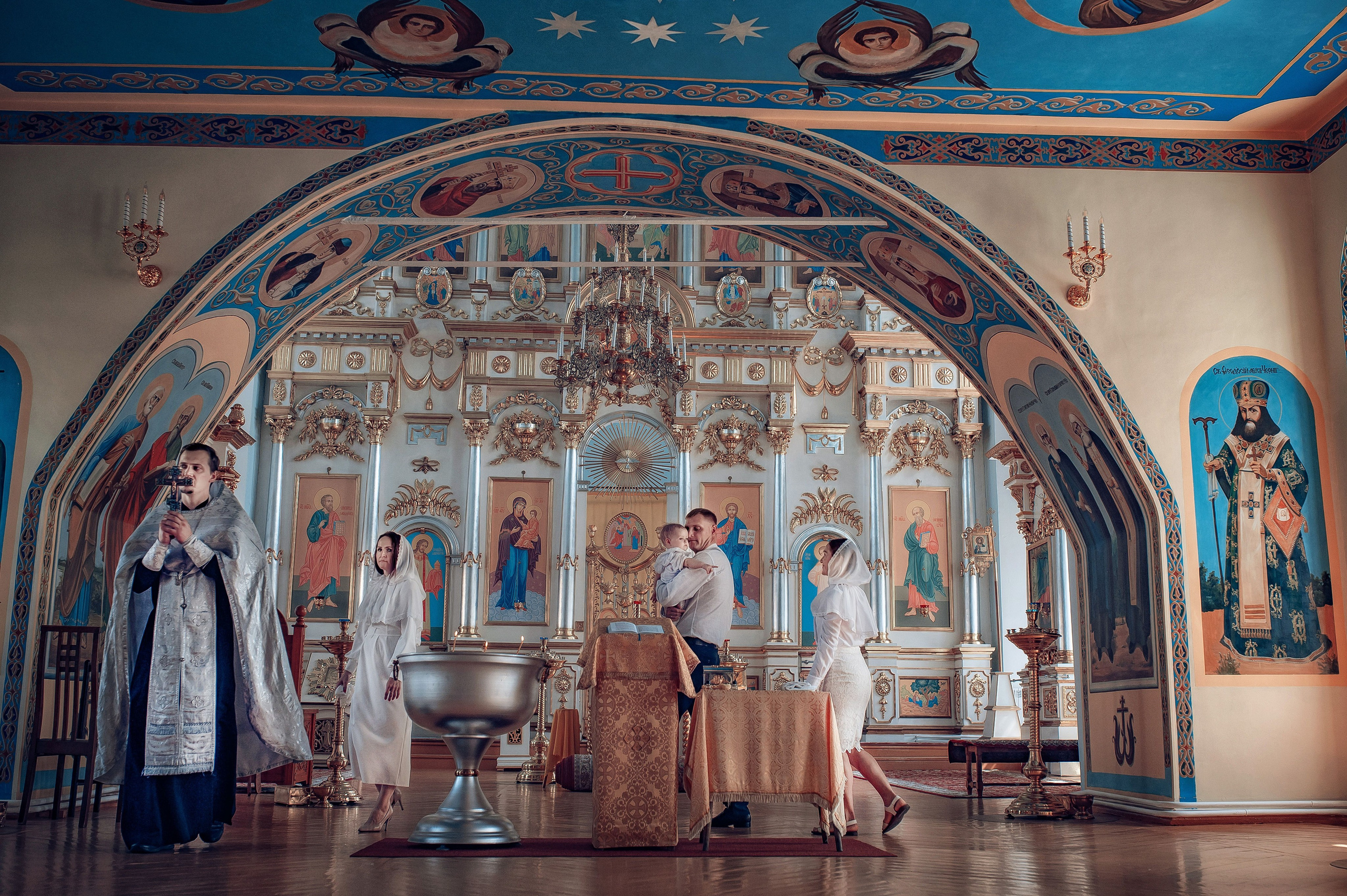 Съемка таинства крещения в Красноярске. Фотографы крещения/венчания  Красноярск Татьяна и Вячеслав Переваловы