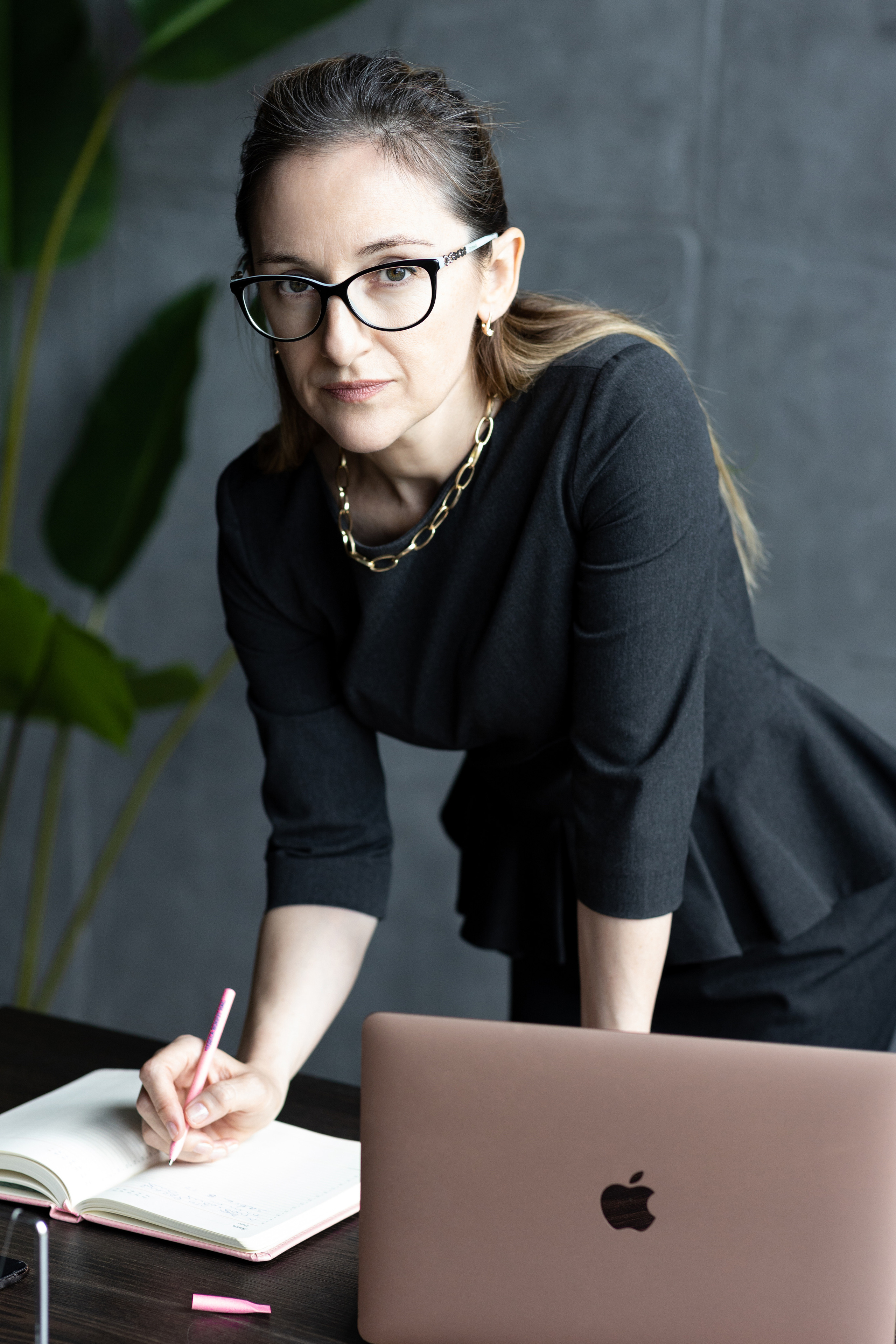 Контент-съемка для финансового консультанта. Портретный фотограф Екатерина Лысенко, Москва