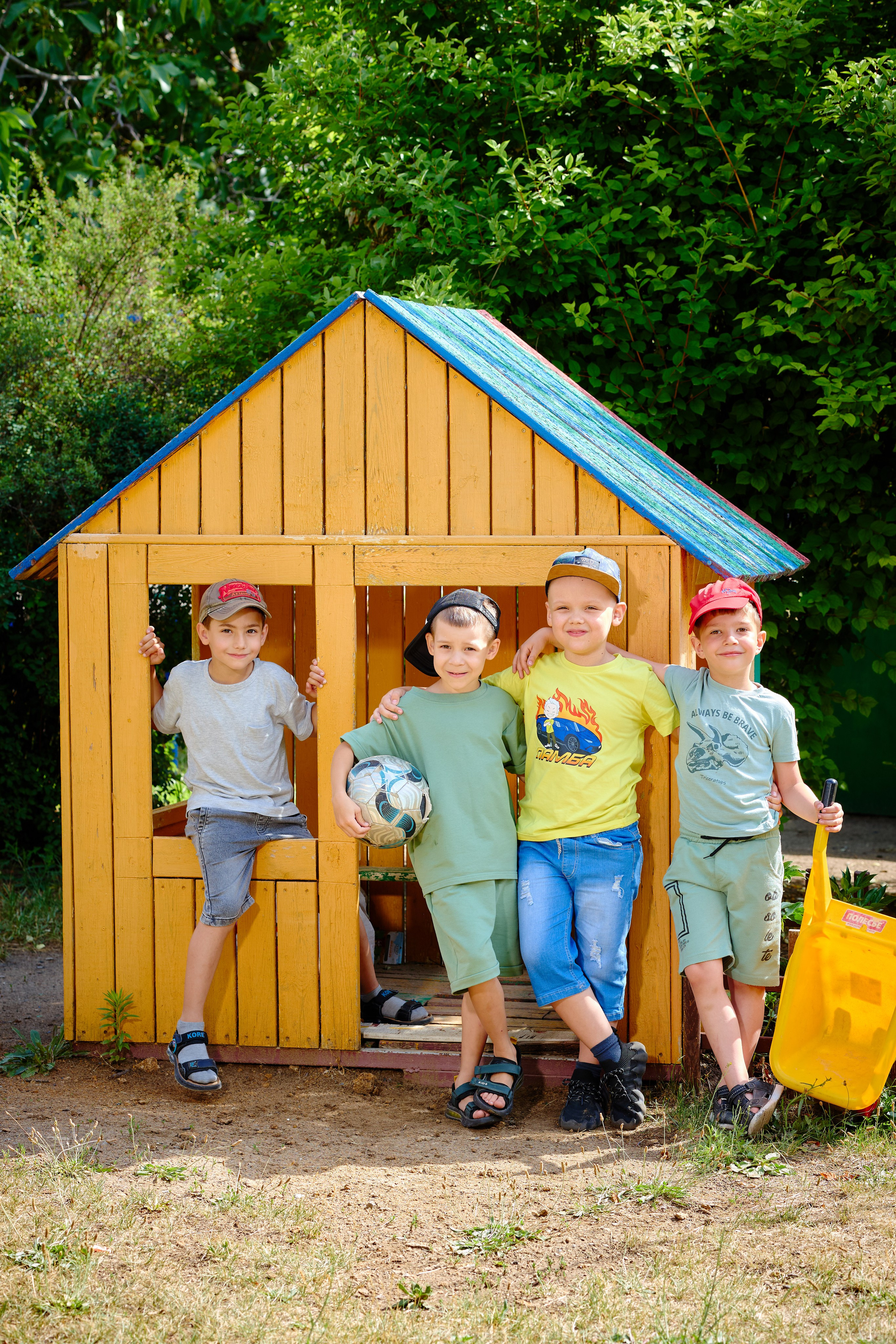 Пример летней съемки в детском саду № 92 Старшая группа Радуга. Фотограф Выпускные альбомы Таганрог Сергей Коробченко