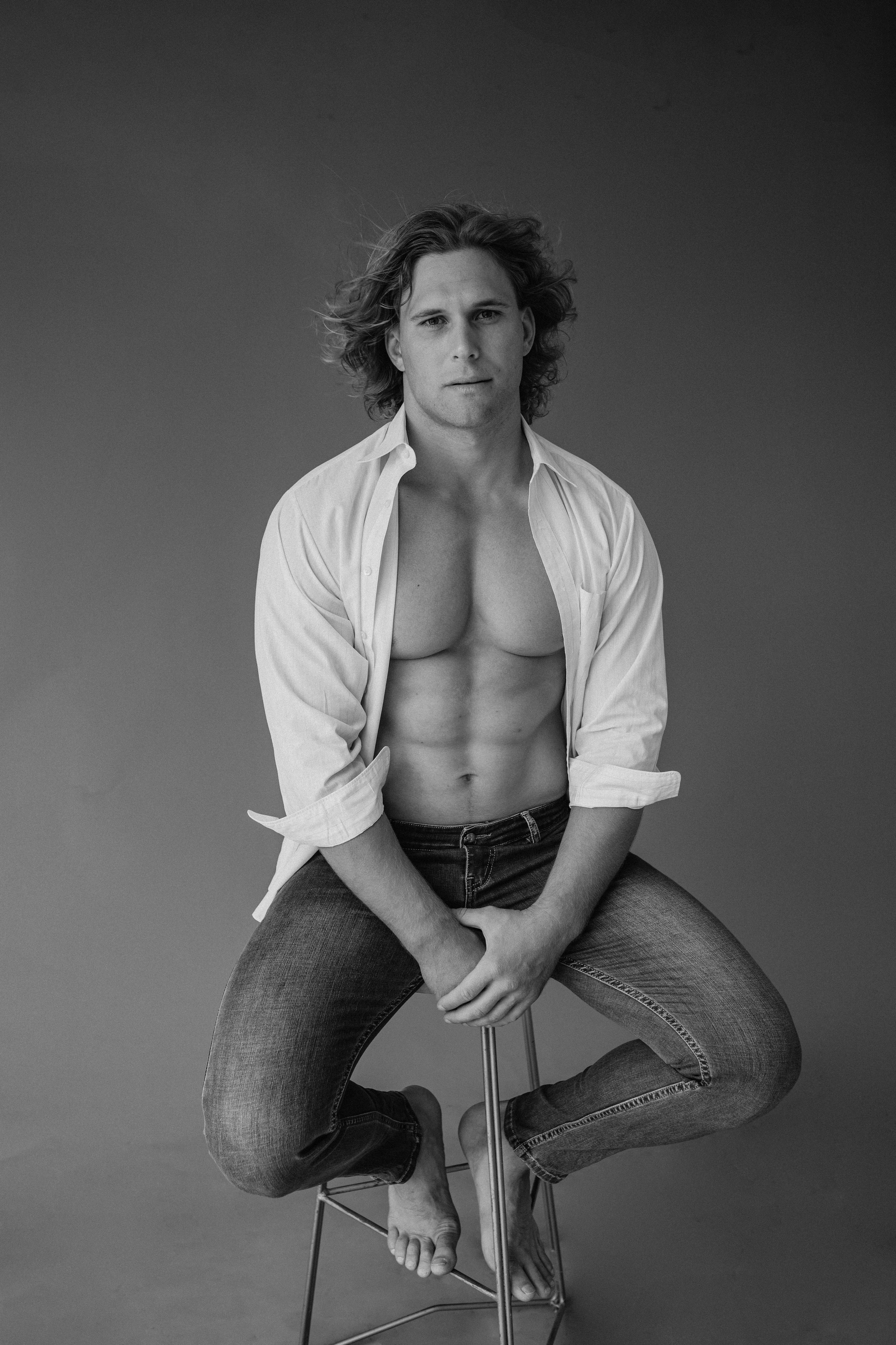 Мужской портрет в студии. Главная