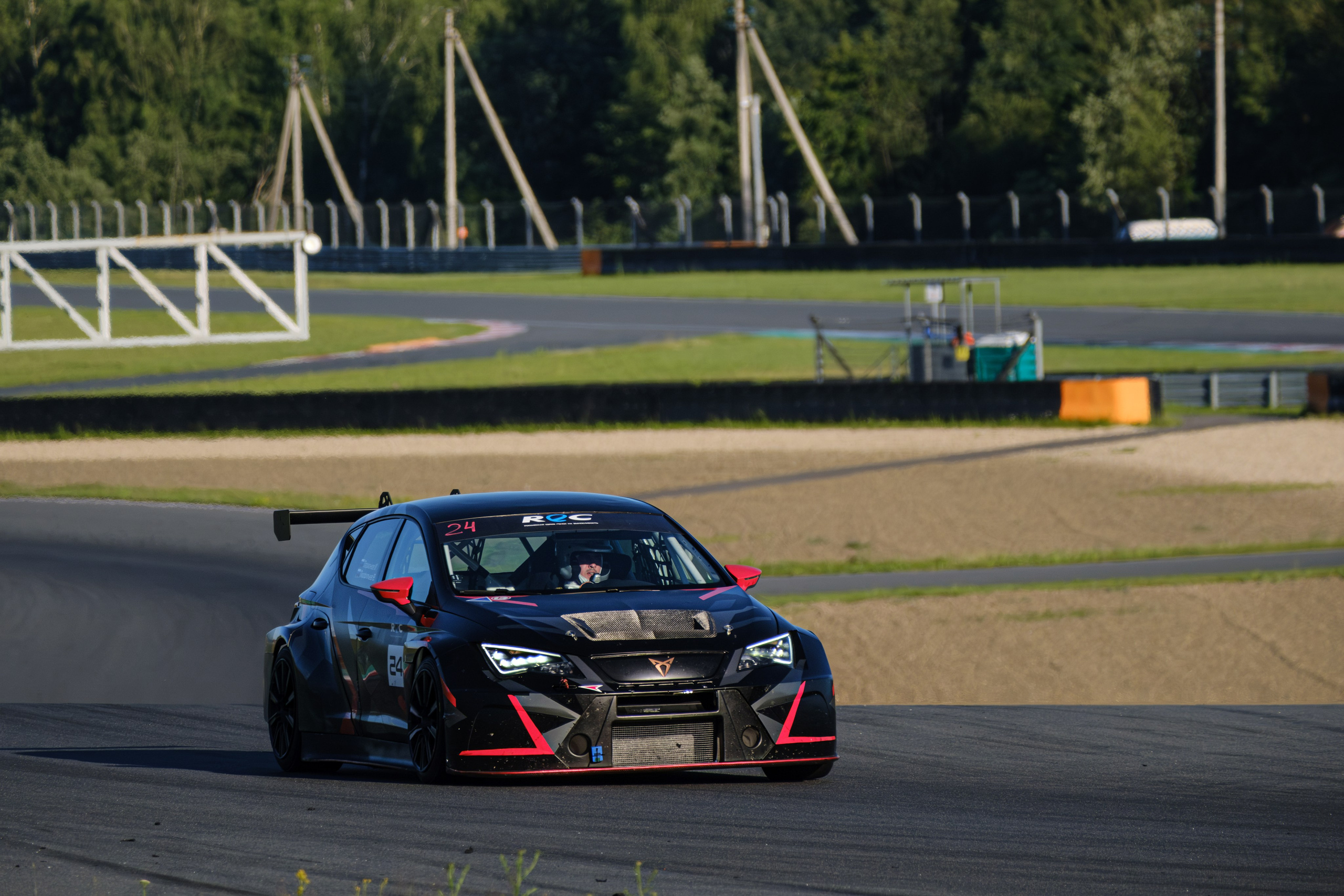 Российская серия гонок на выносливость. Авто и мотоспорт — фотограф Антон Медведев iCoguar