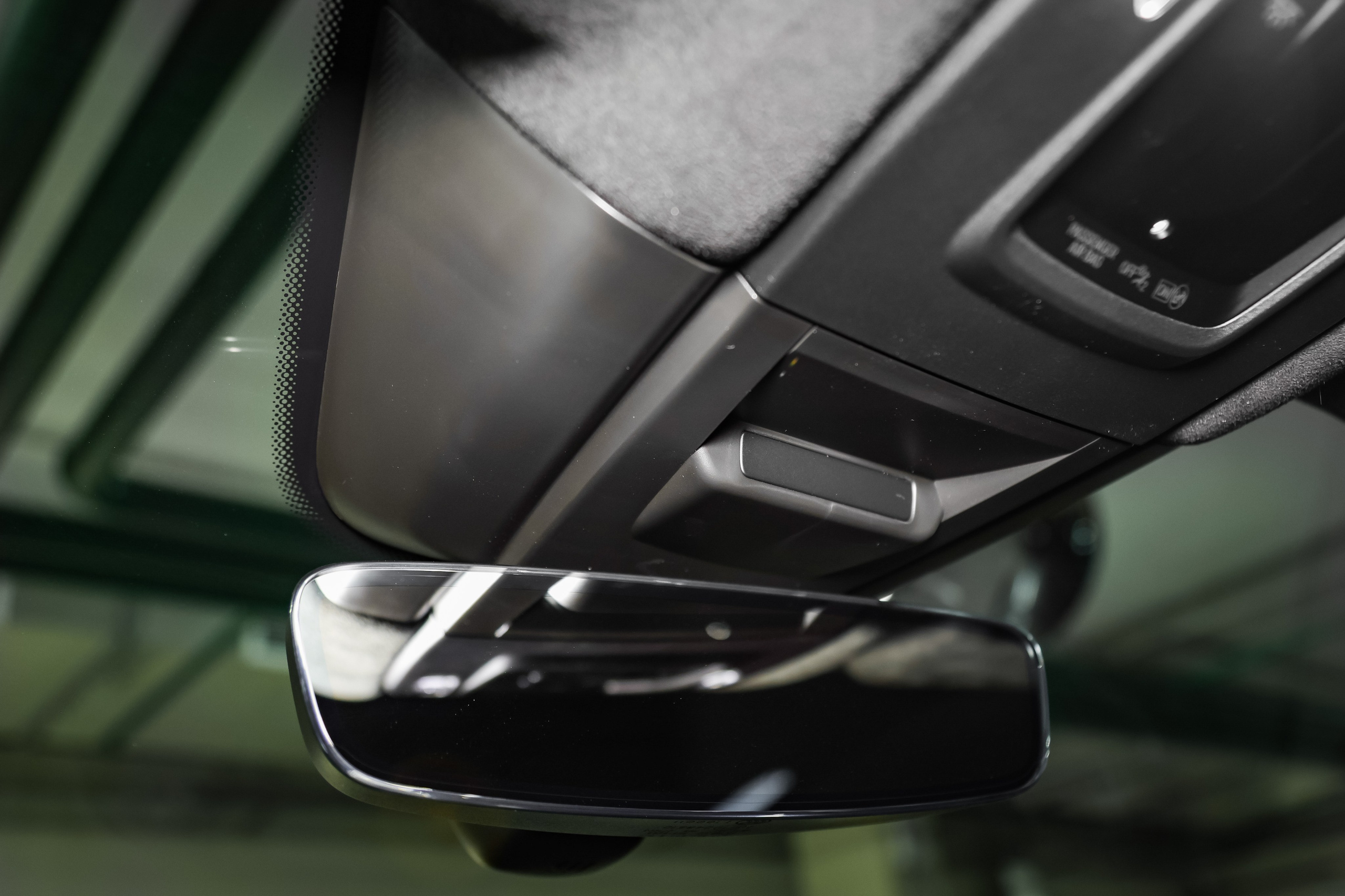 2025 PORSCHE CAYENNE COUPE E-Hybrid. Mixturecaptures