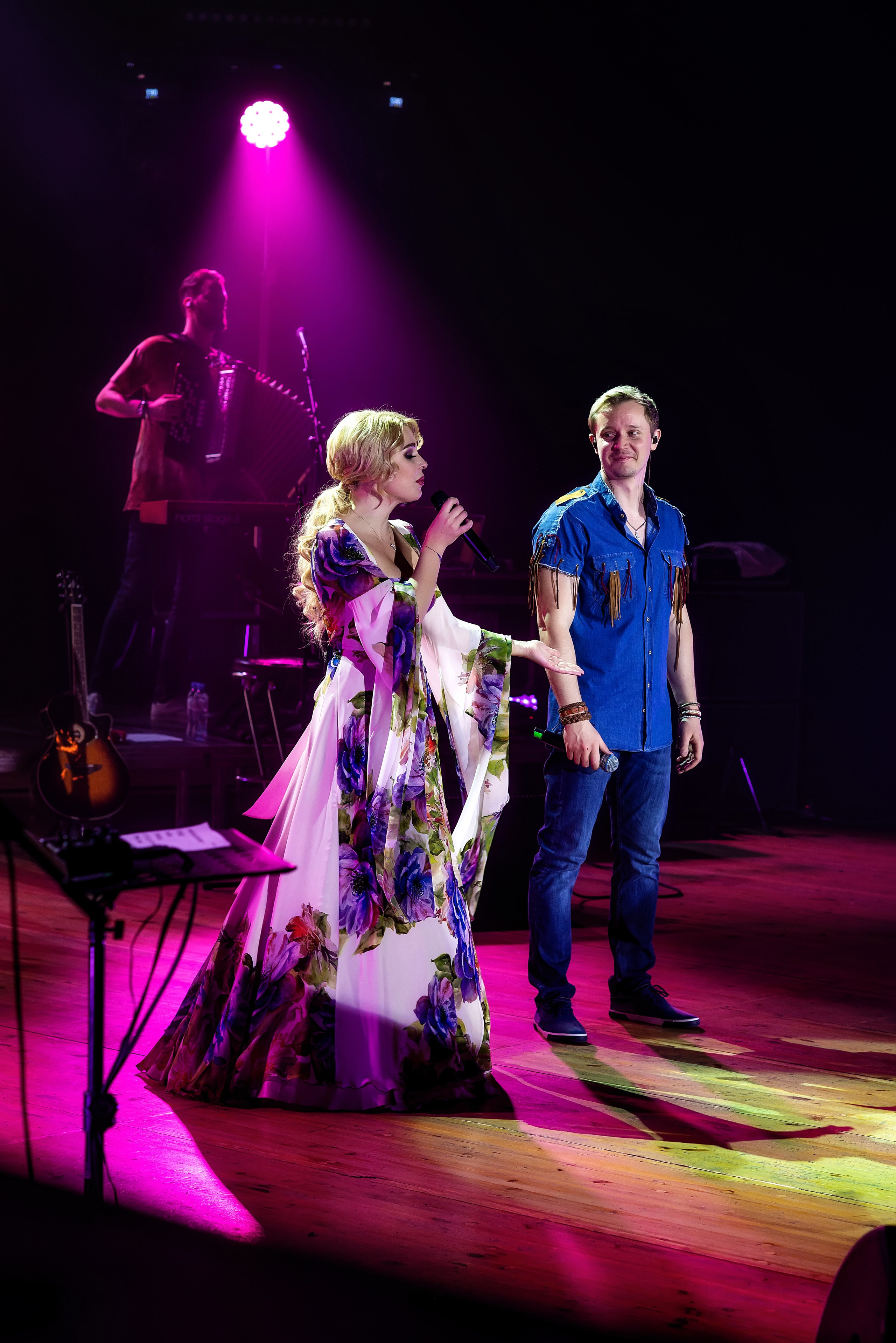 Концерт Пелагеи. Школьный, фэшн фотограф в Тюмени и в России Ирина Королева