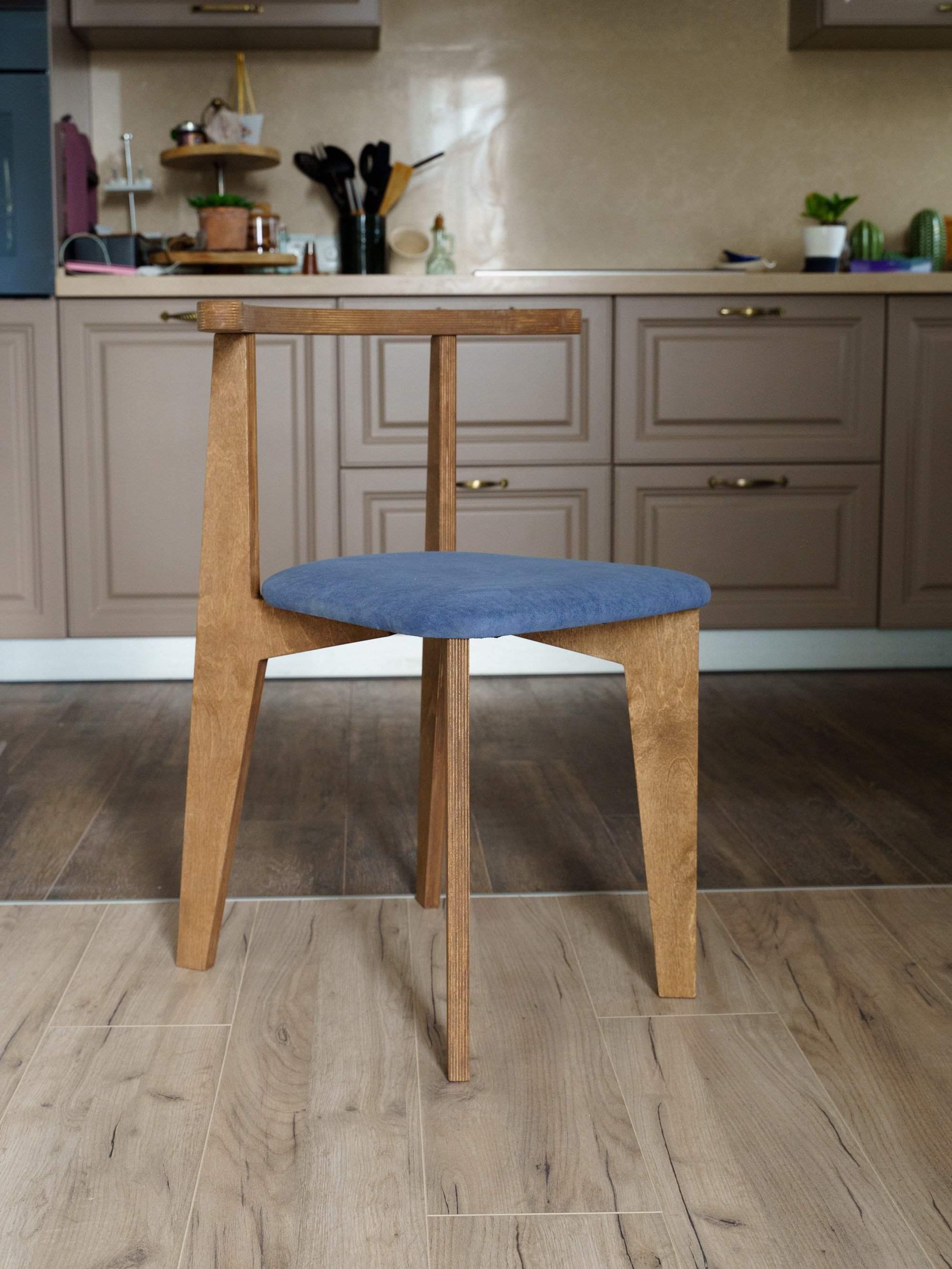 Столы и стулья для маркетплейсов. Иван Упоров — фотограф, рилсмейкер чебоксары