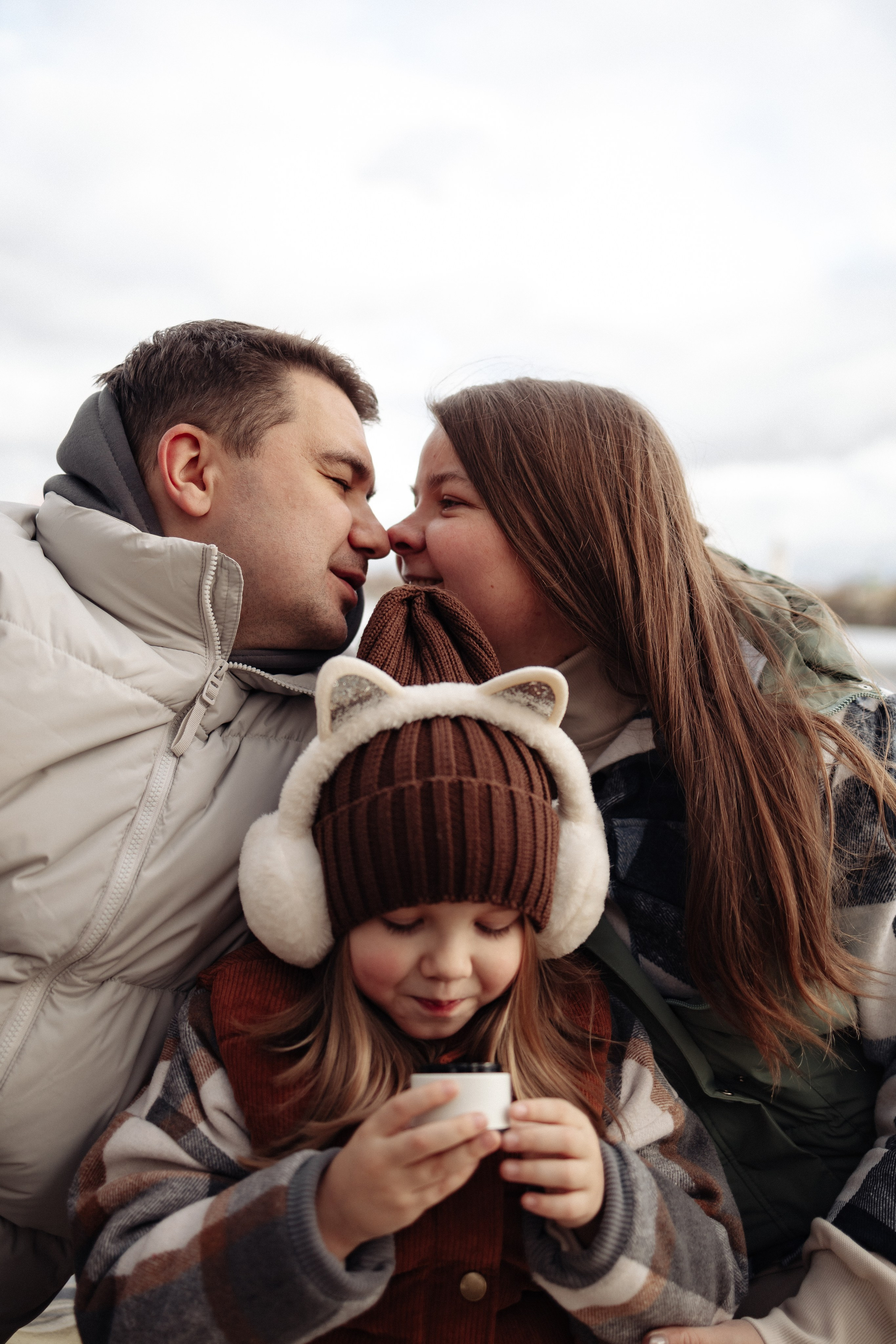 Осенняя прогулка в парке. Женя, Таня, Лера и Сэм. Семейный и детский фотограф в Москве Маргарита Сереброва