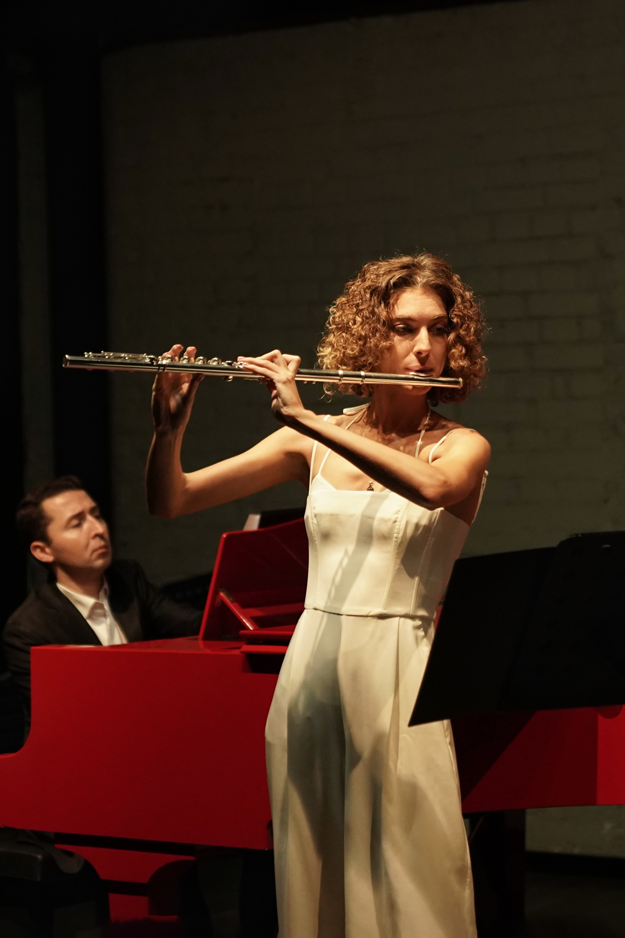 В сумраке Есенин-центра. 7/11/25. Фотограф Строгино Яна Гавриленко