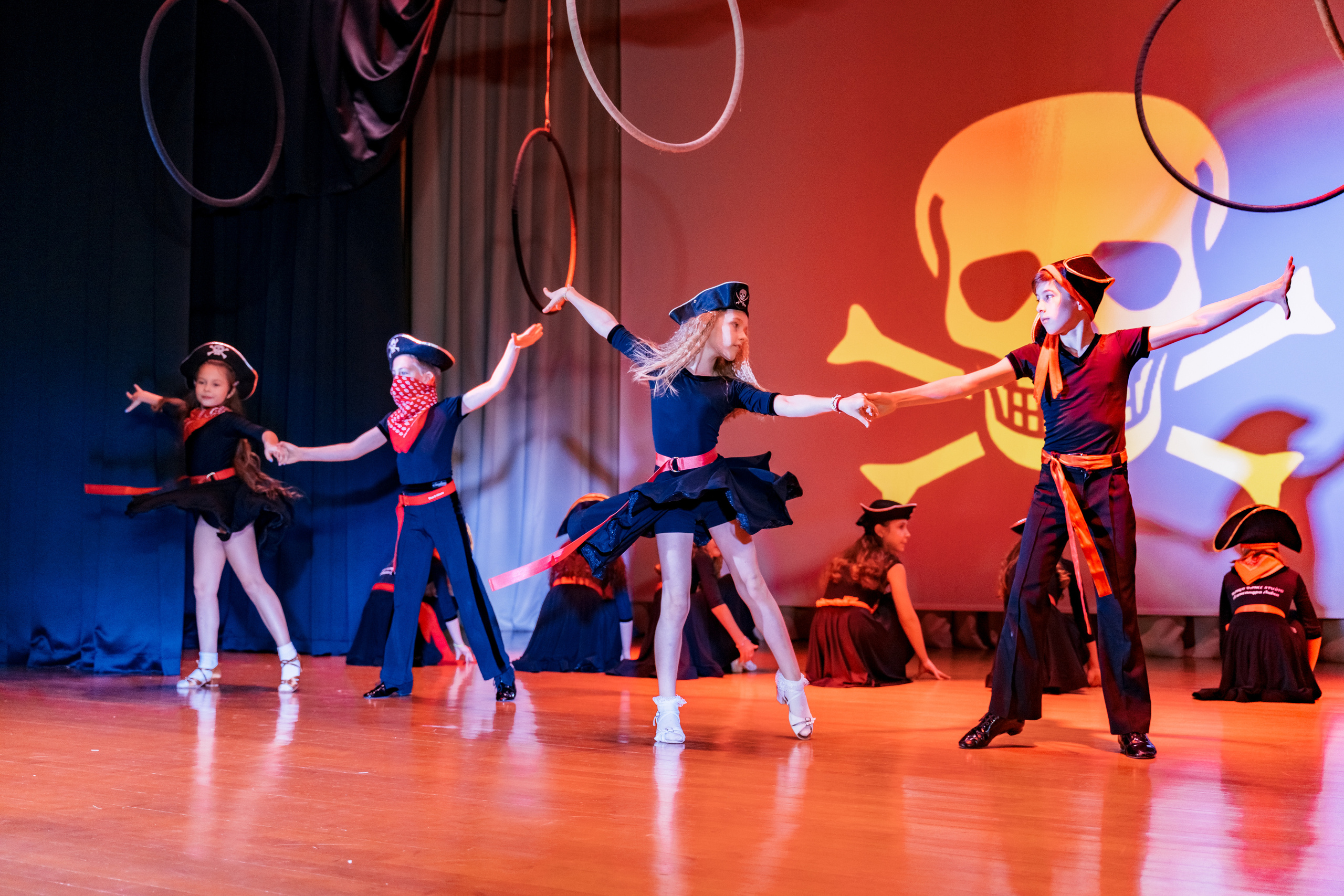 Отчетный концерт Танцевальной студии Манго. Репотражный и семейный фотограф в Москве Герлинг Радмила