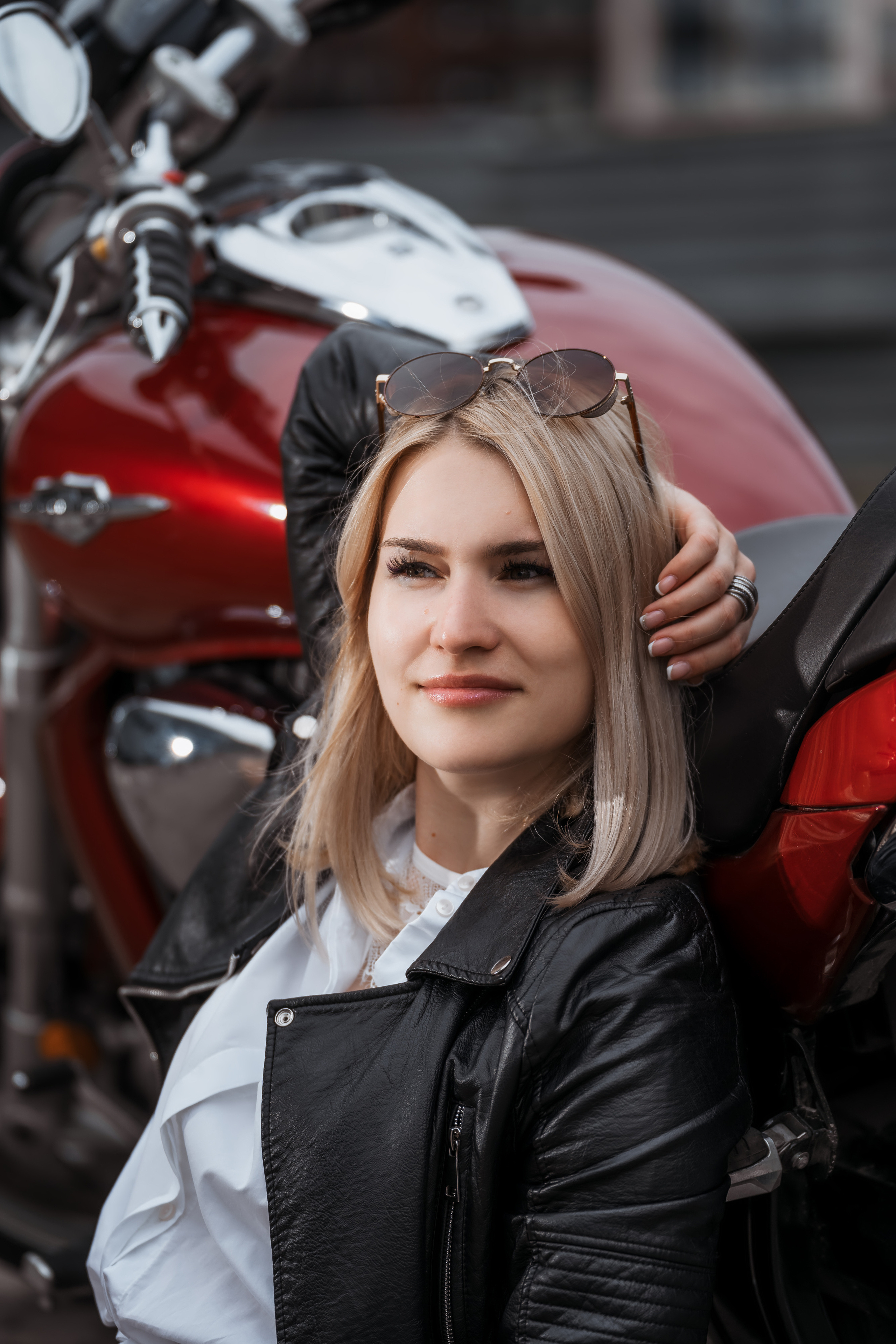 Девушка и мотоцикл. Репотражный и семейный фотограф в Москве Герлинг Радмила