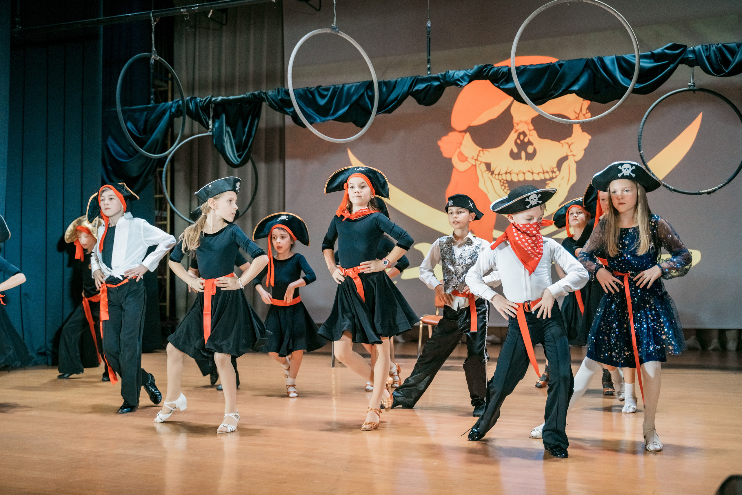 Отчетный концерт Танцевальной студии Манго. Репотражный и семейный фотограф в Москве Герлинг Радмила