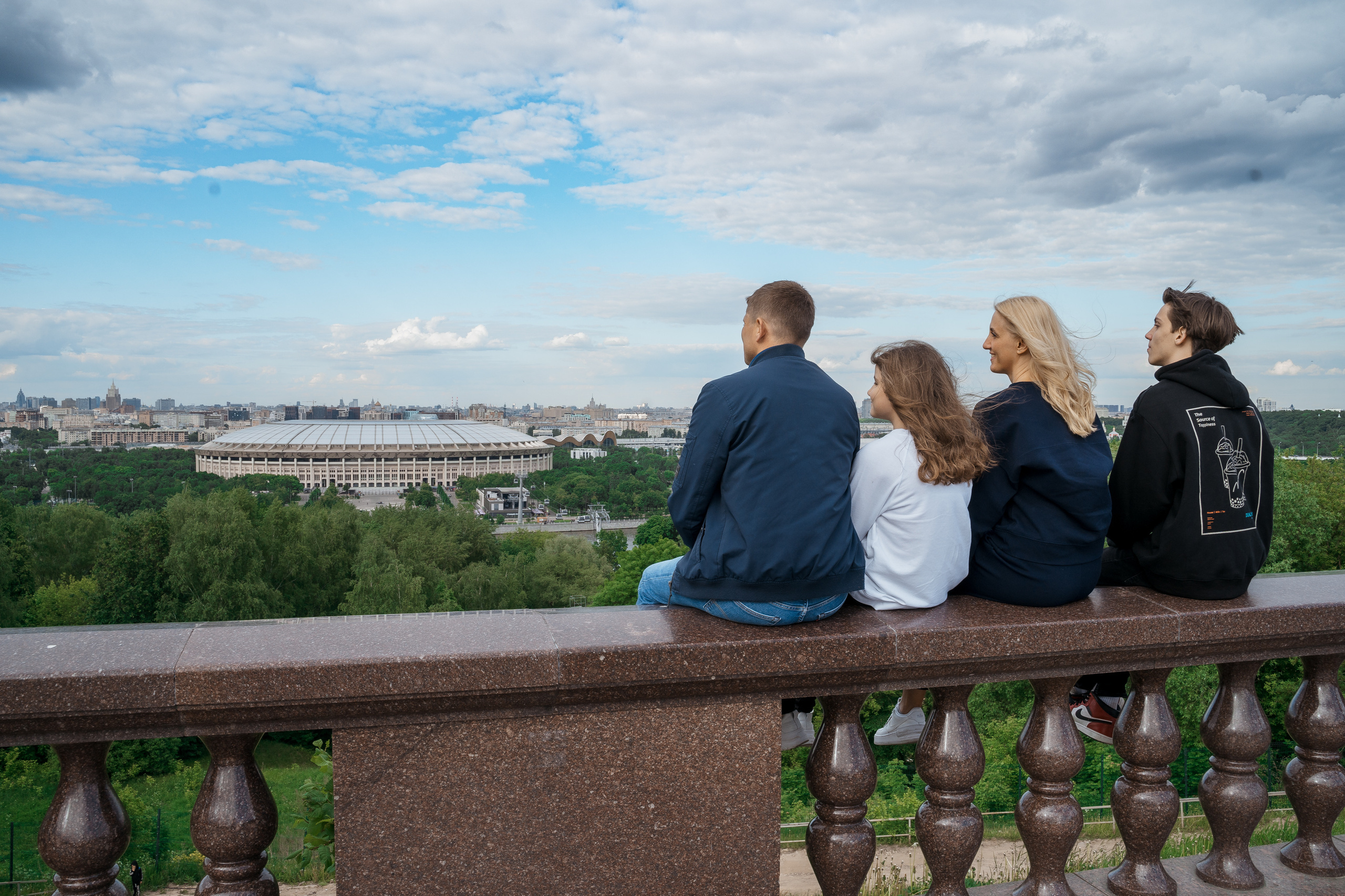 Семейная прогулка у МГУ. Репотражный и семейный фотограф в Москве Герлинг Радмила