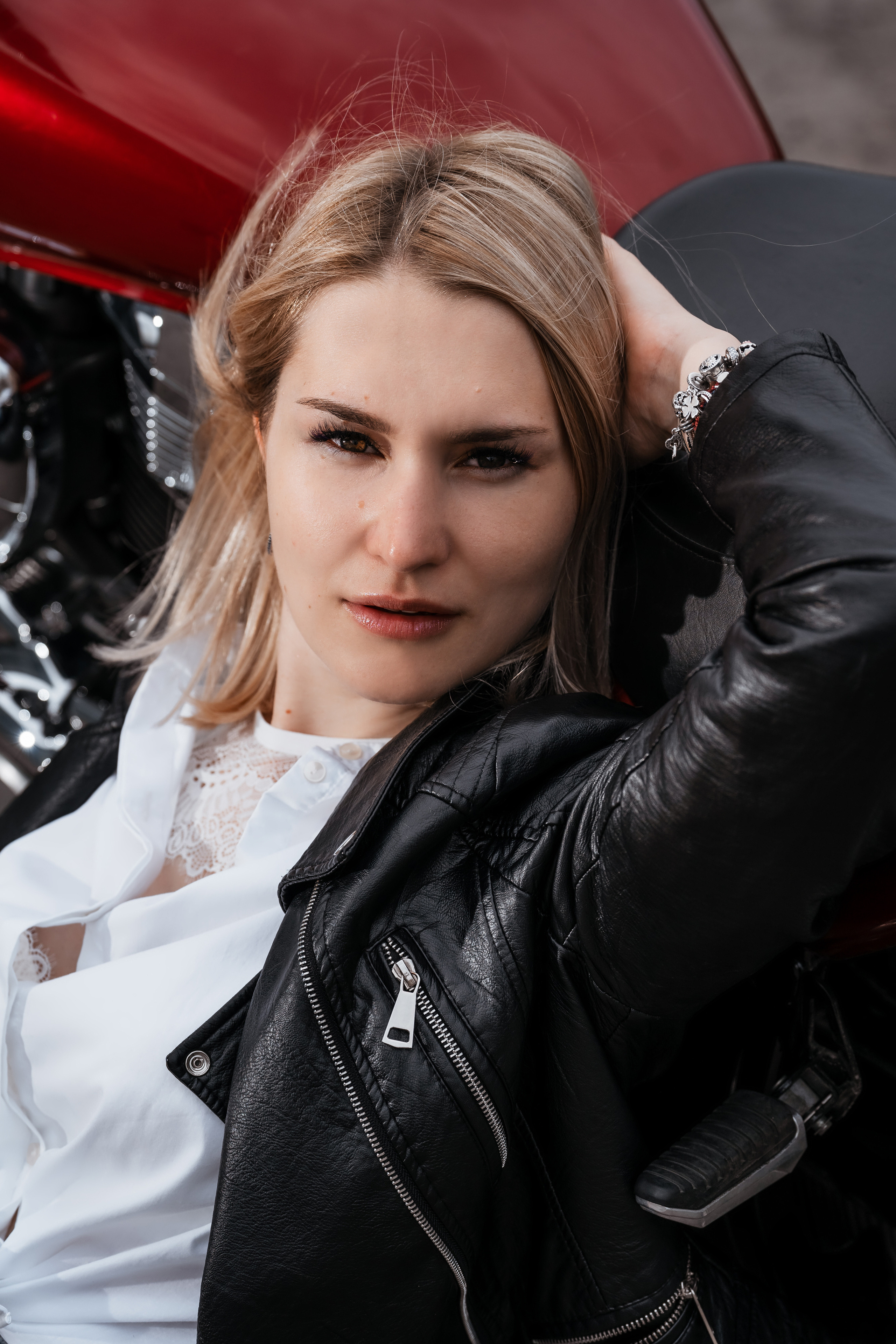 Девушка и мотоцикл. Репотражный и семейный фотограф в Москве Герлинг Радмила