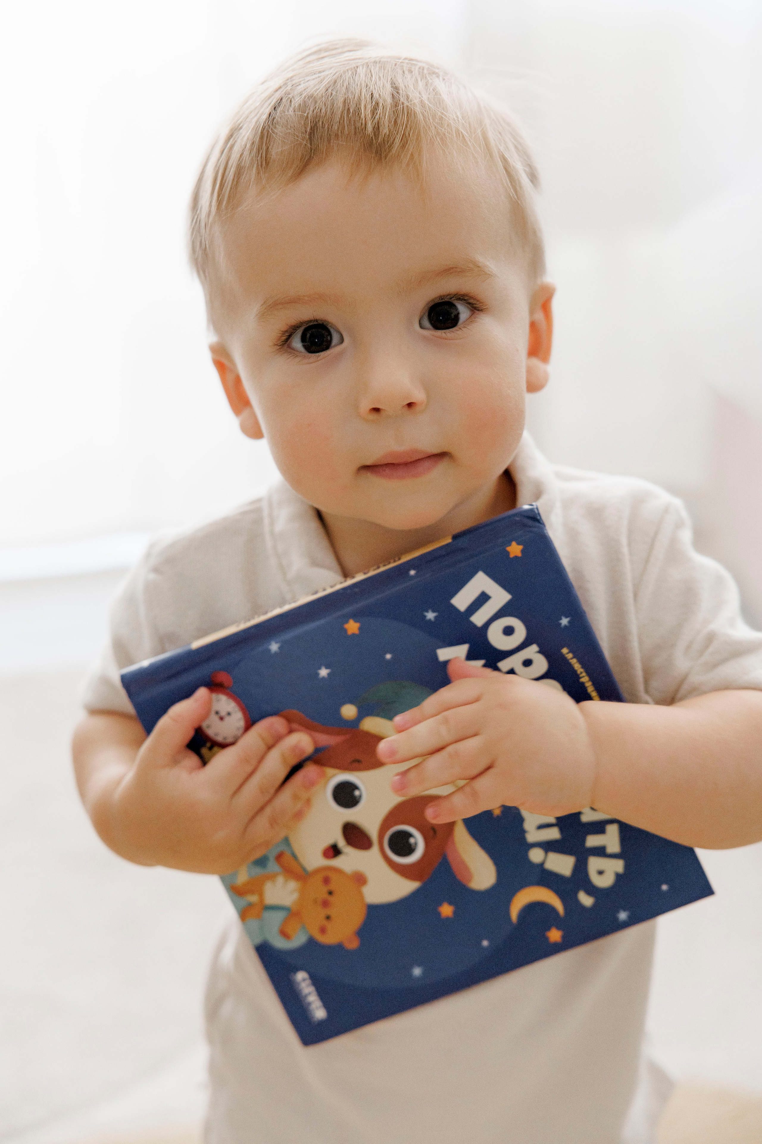 Pregnancy & Family photoshoot at home. Wedding and family photographer