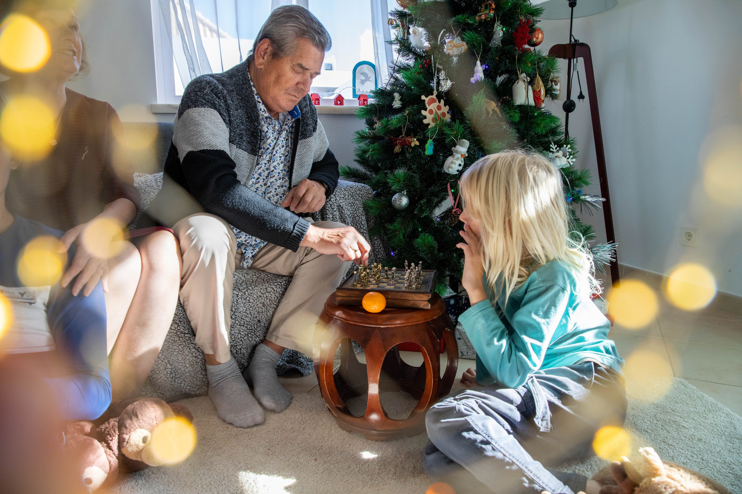 Family photo shoot at home. Photographer in Algarve, Portugal