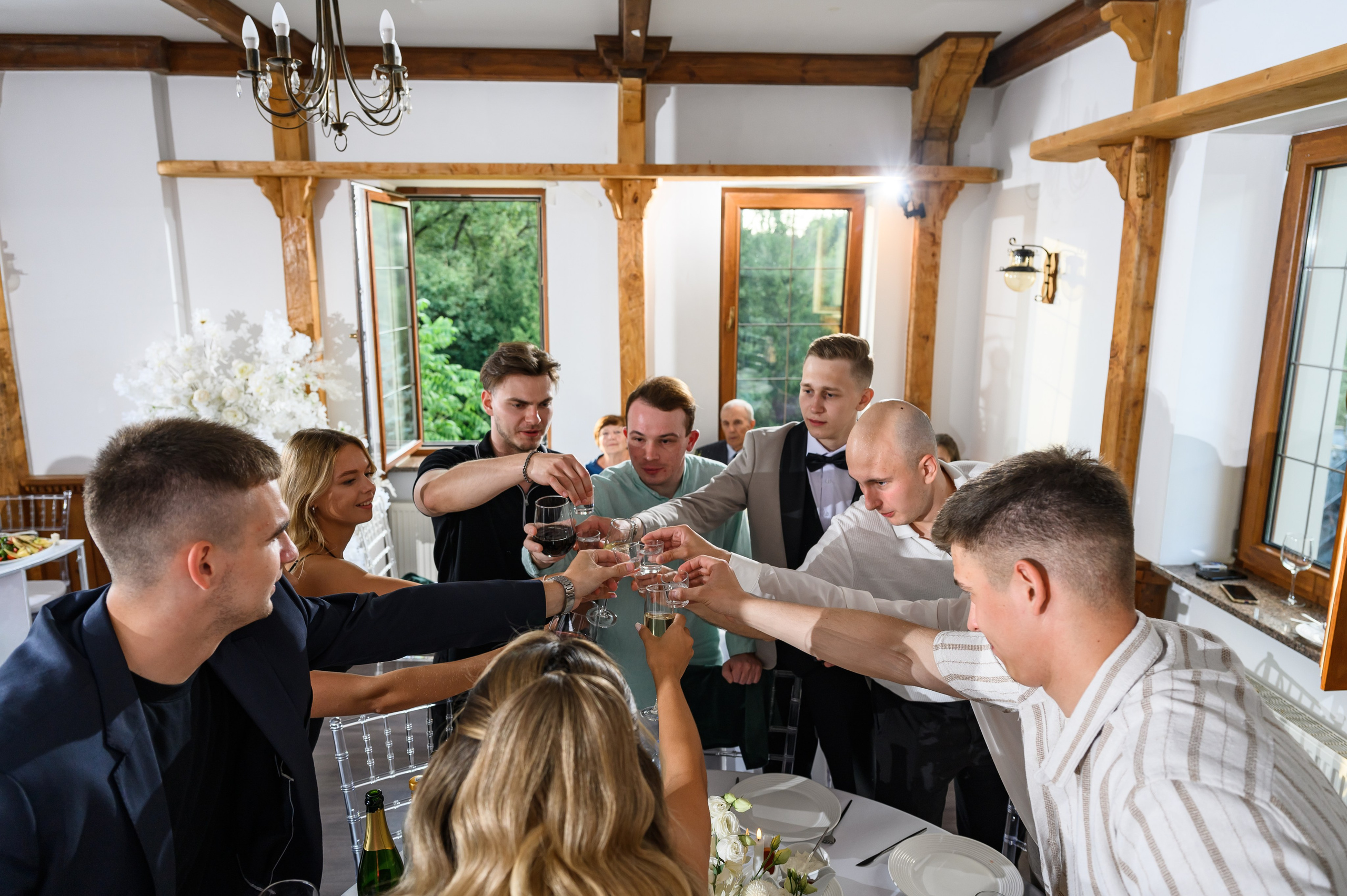 Свадебная фотосессия Банкетный зал Замок Монсоро. Свадебный фотограф Москва Юрий Кульман